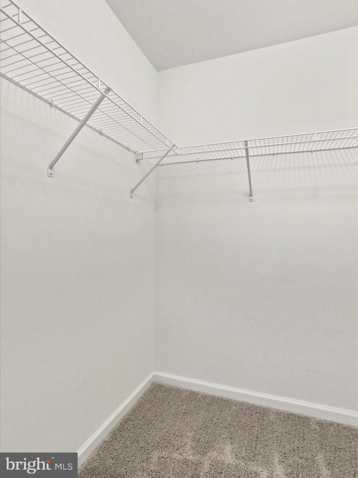 HUNTFIELD - Residential Lease