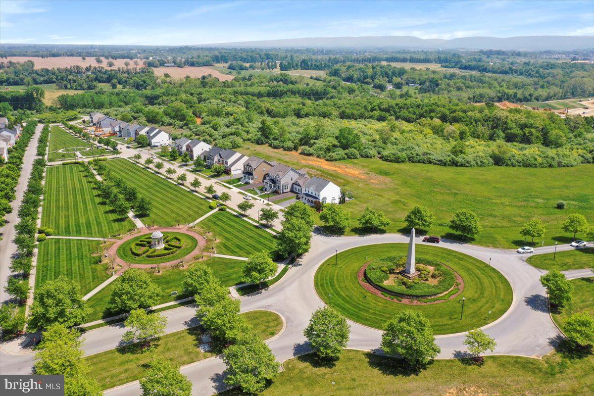 HUNTFIELD - Residential Lease