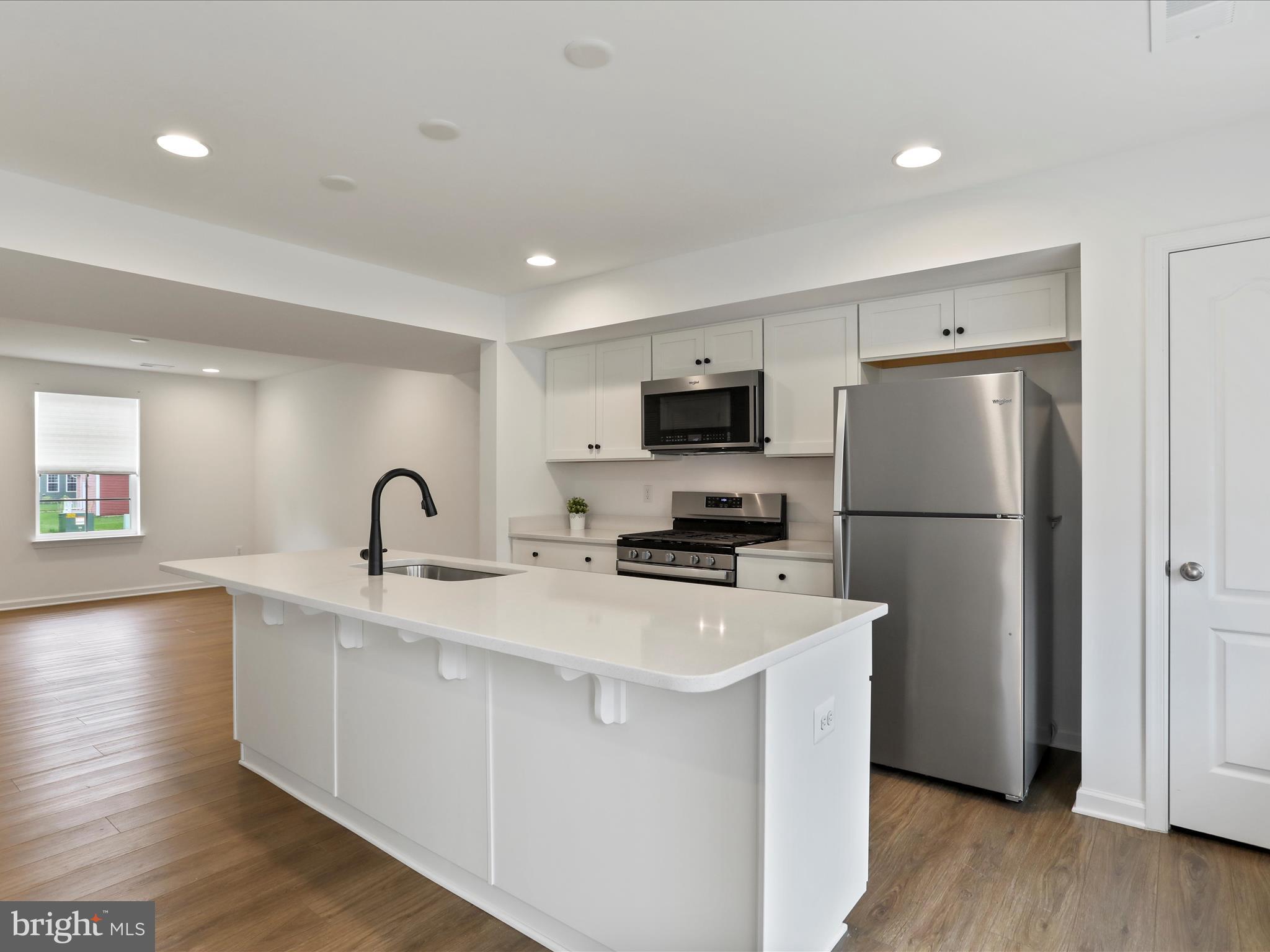 HUNTFIELD - Residential Lease