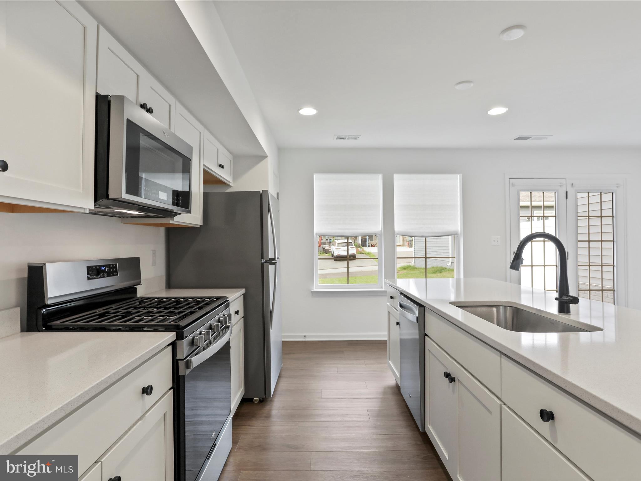 HUNTFIELD - Residential Lease