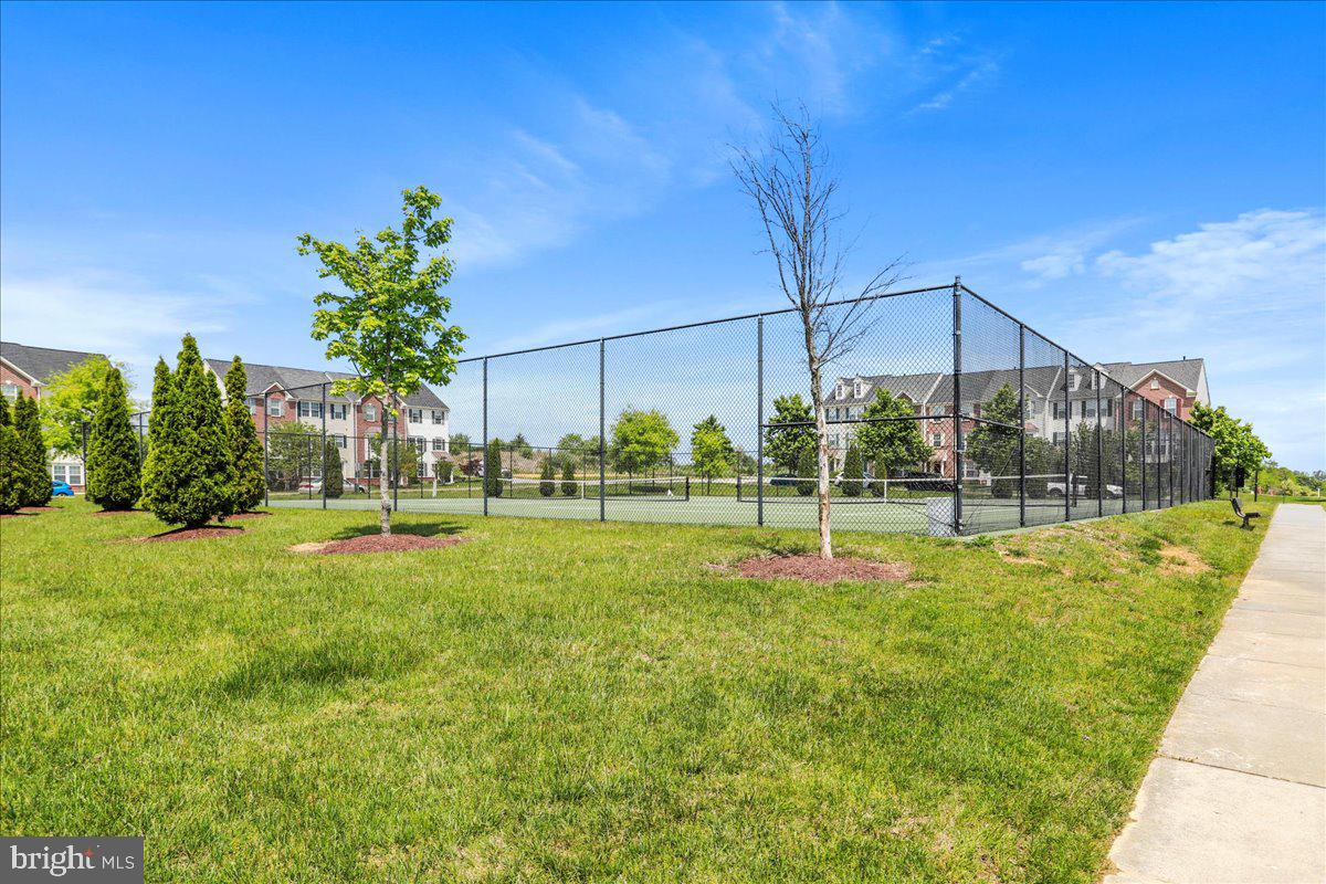 HUNTFIELD - Residential Lease