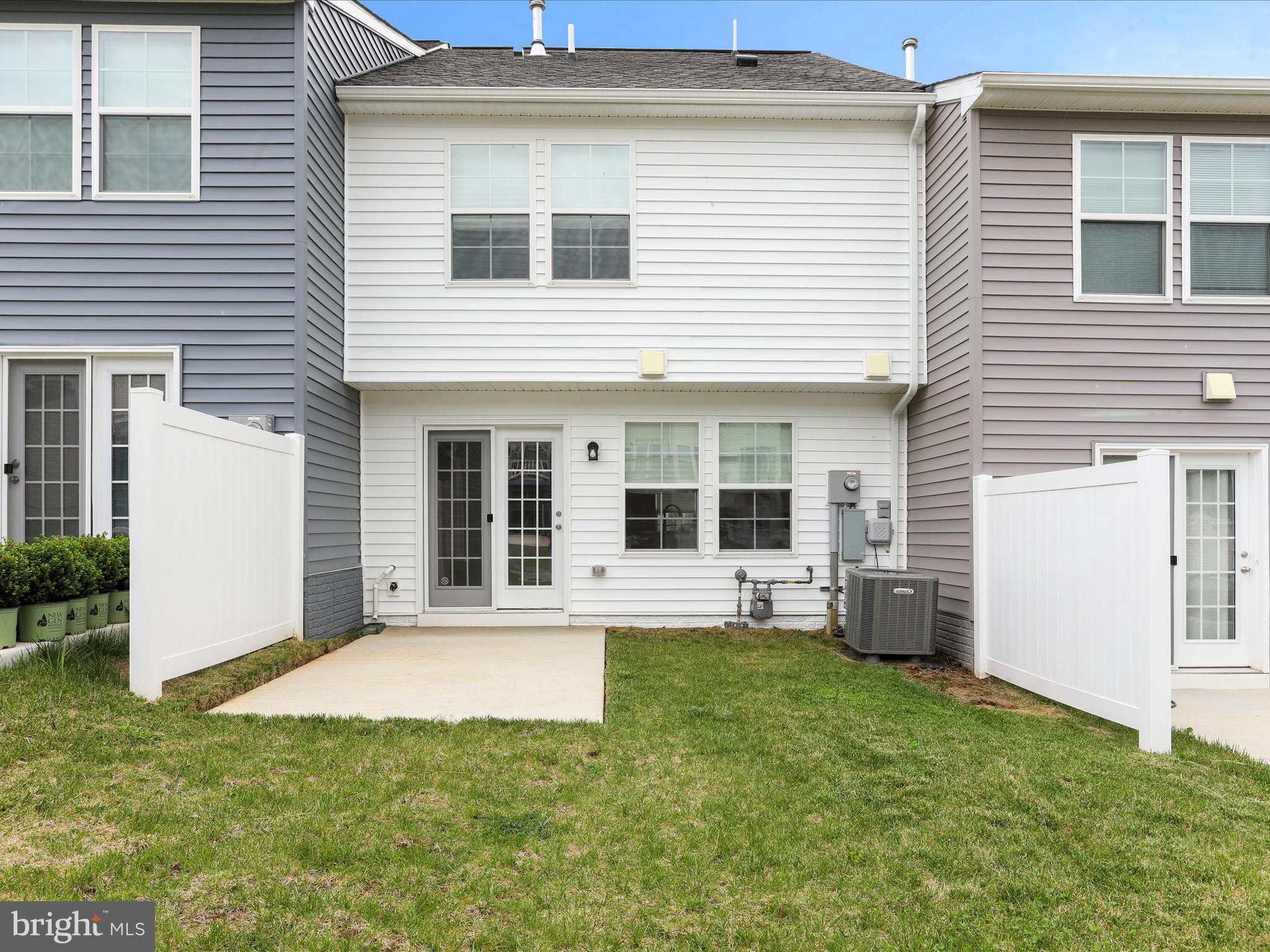 HUNTFIELD - Residential Lease