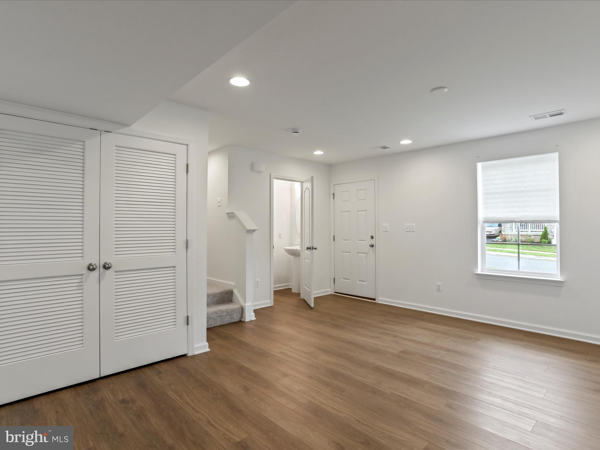 HUNTFIELD - Residential Lease