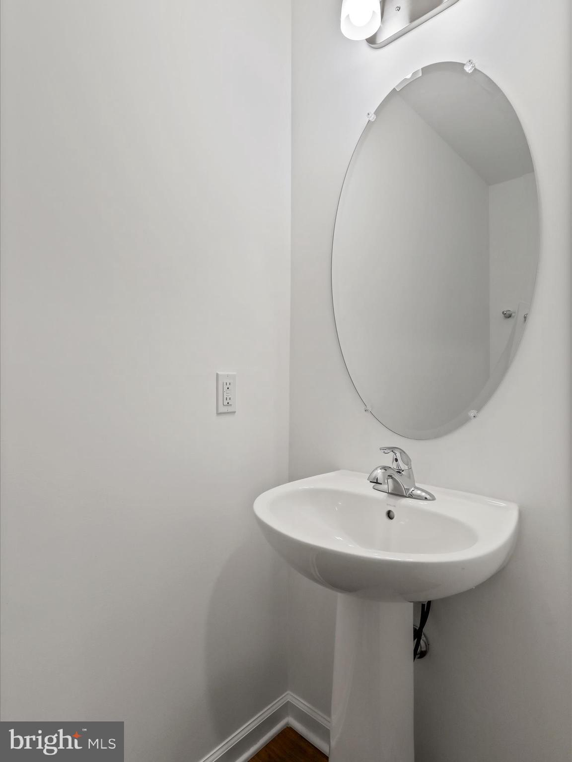 HUNTFIELD - Residential Lease