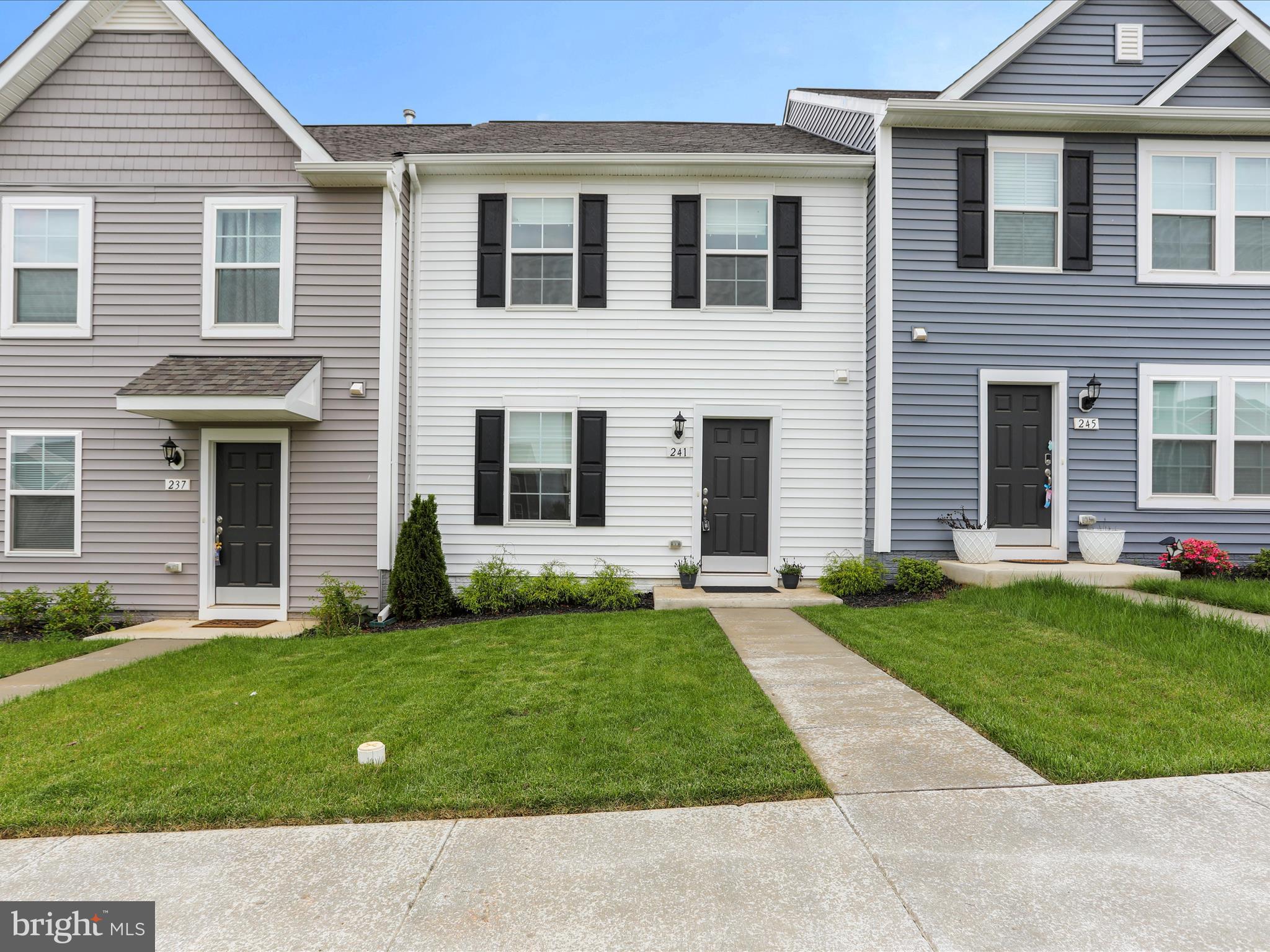 HUNTFIELD - Residential Lease