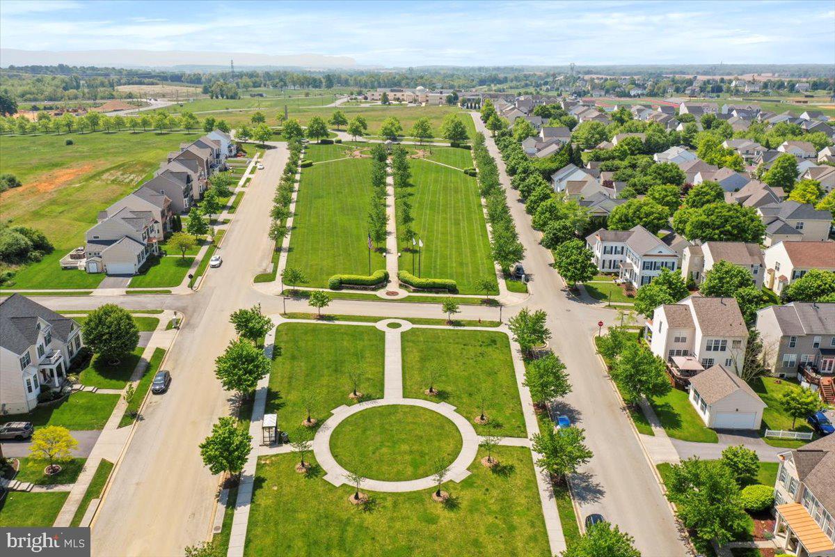 HUNTFIELD - Residential Lease