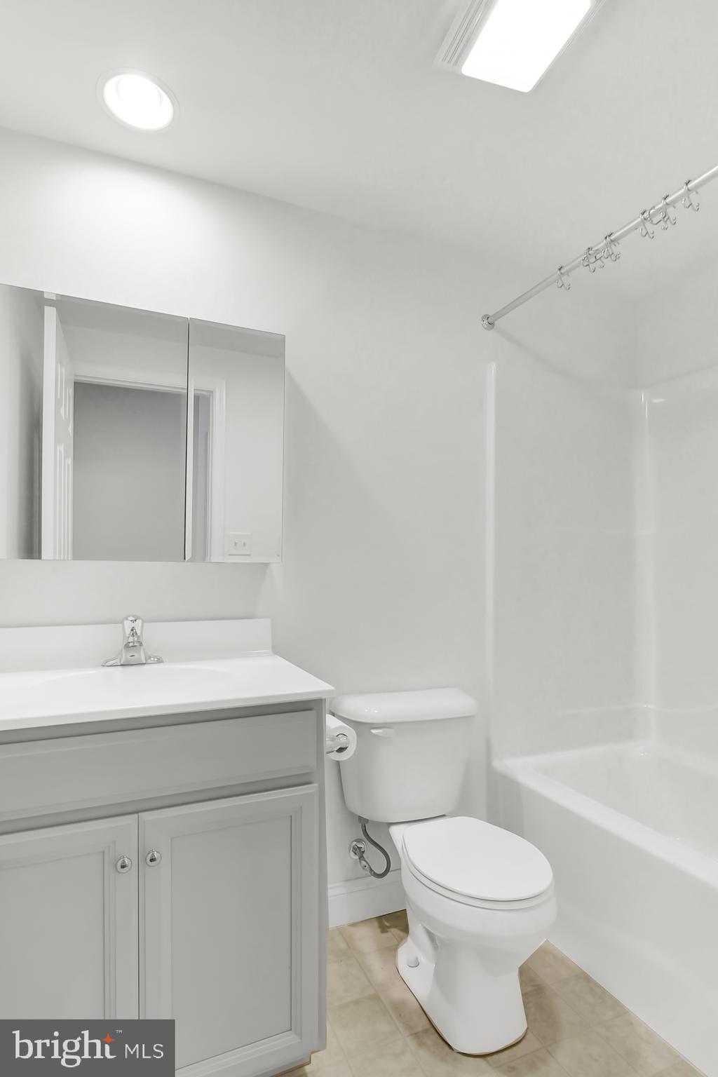 BELMONT - Residential Lease