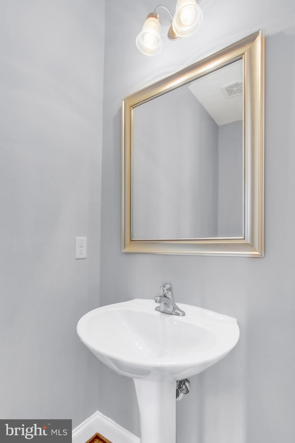 BELMONT - Residential Lease