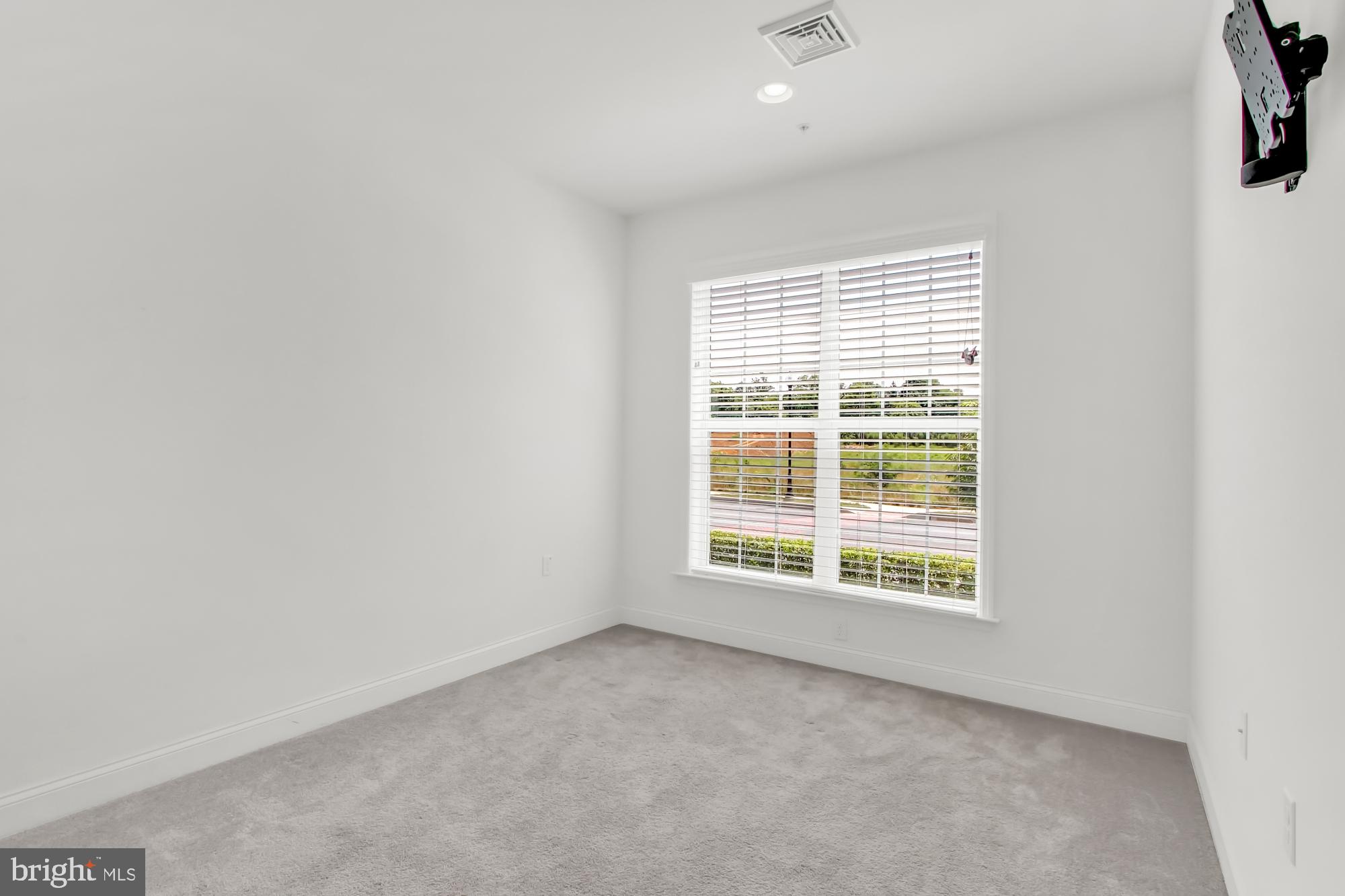 BELMONT - Residential Lease