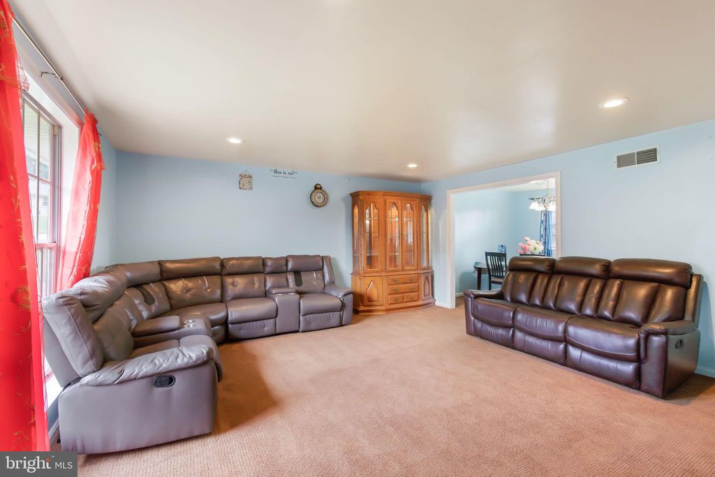 Photo of 714 Imperial Drive, Lancaster, PA 17601 (MLS # PALA2039338)