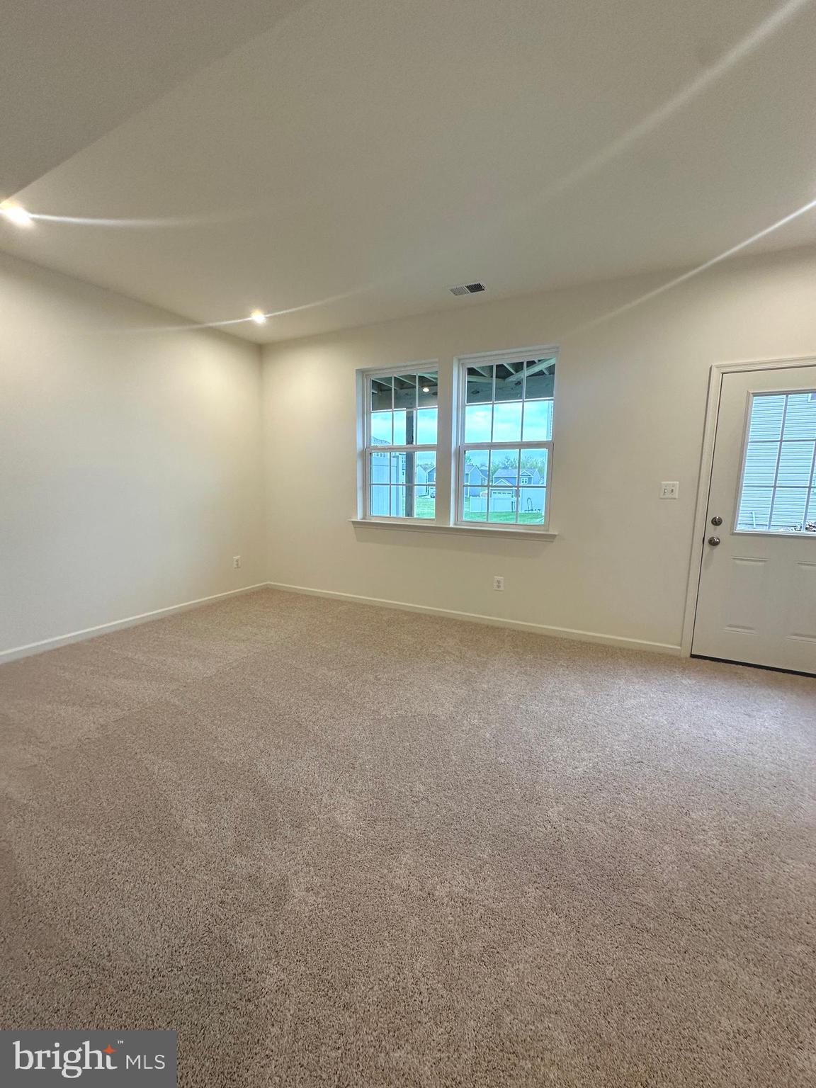 OVERLOOK AT RIVERSIDE TOWNHOMES - Residential Lease