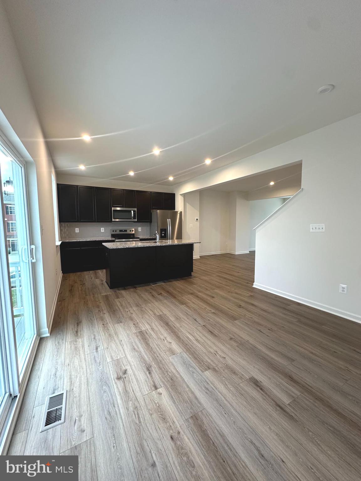 OVERLOOK AT RIVERSIDE TOWNHOMES - Residential Lease