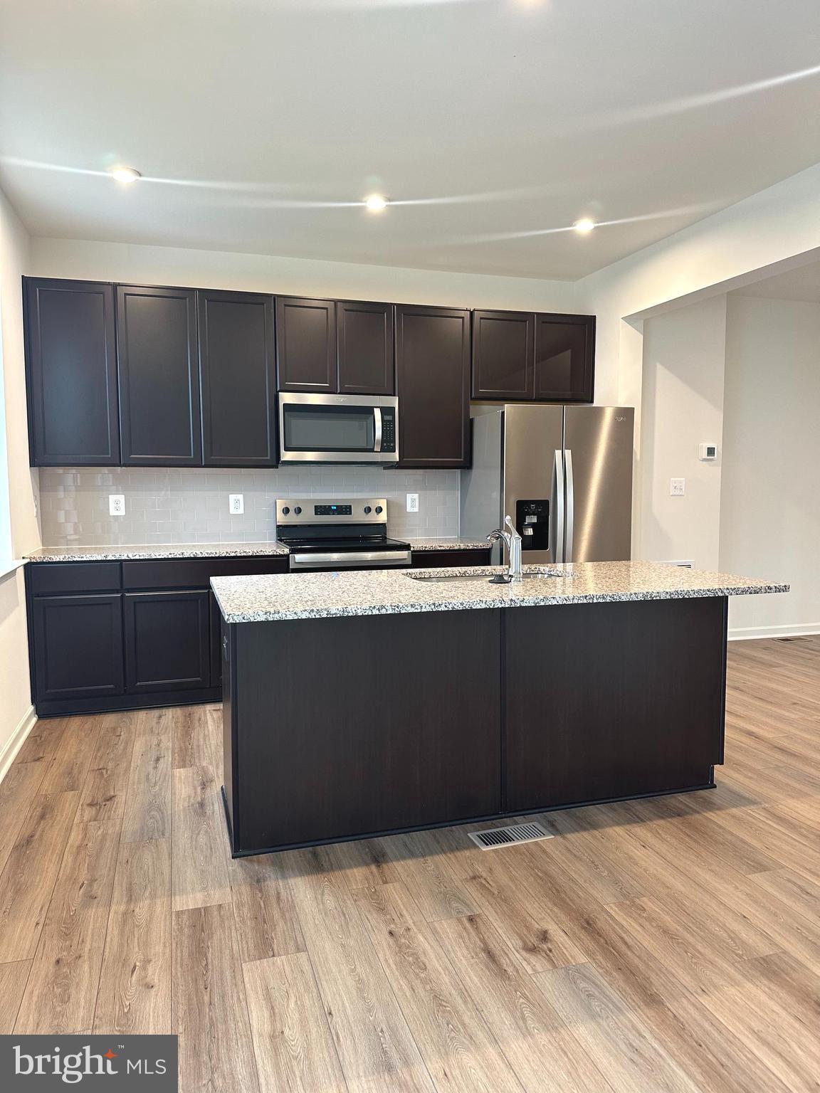 OVERLOOK AT RIVERSIDE TOWNHOMES - Residential Lease