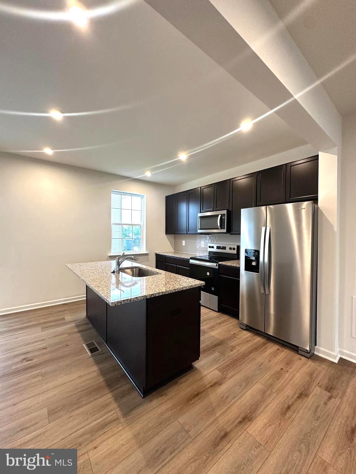 OVERLOOK AT RIVERSIDE TOWNHOMES - Residential Lease