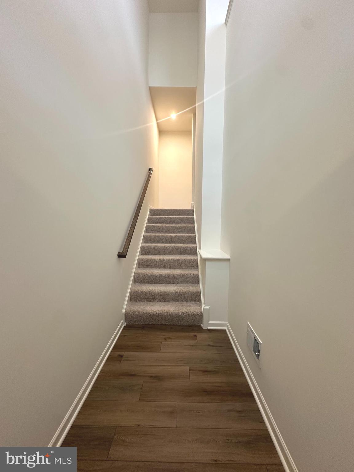 OVERLOOK AT RIVERSIDE TOWNHOMES - Residential Lease