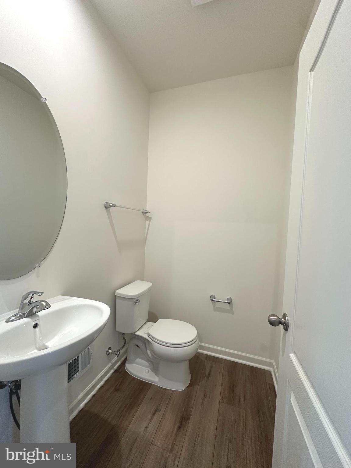 OVERLOOK AT RIVERSIDE TOWNHOMES - Residential Lease