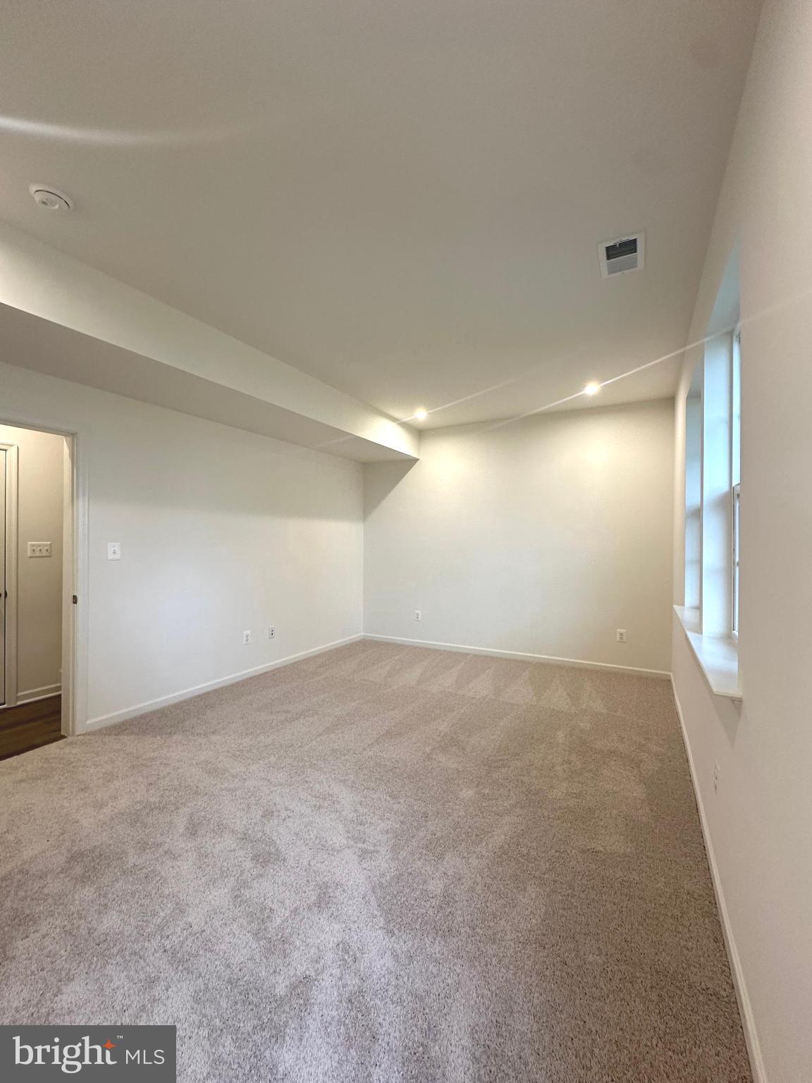 OVERLOOK AT RIVERSIDE TOWNHOMES - Residential Lease