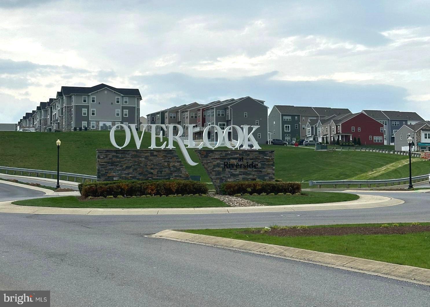 OVERLOOK AT RIVERSIDE TOWNHOMES - Residential Lease