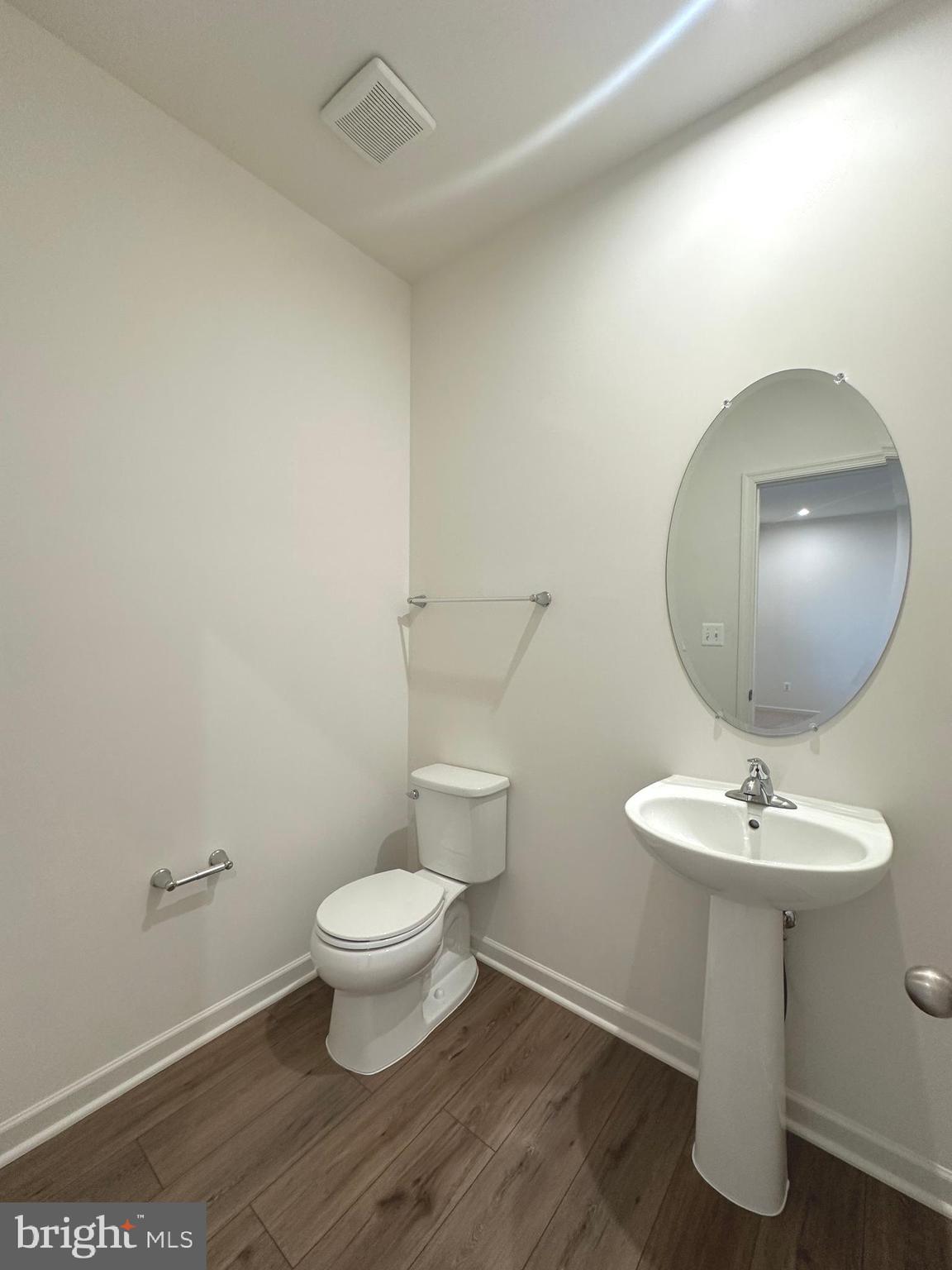 OVERLOOK AT RIVERSIDE TOWNHOMES - Residential Lease