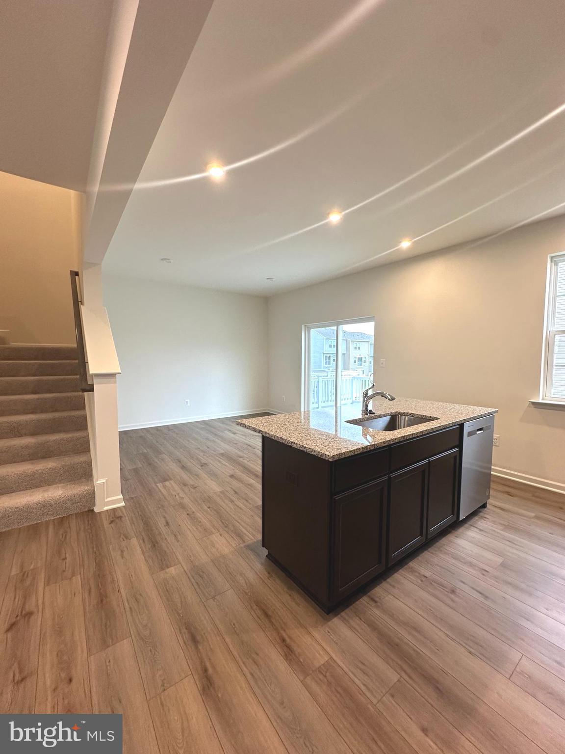 OVERLOOK AT RIVERSIDE TOWNHOMES - Residential Lease