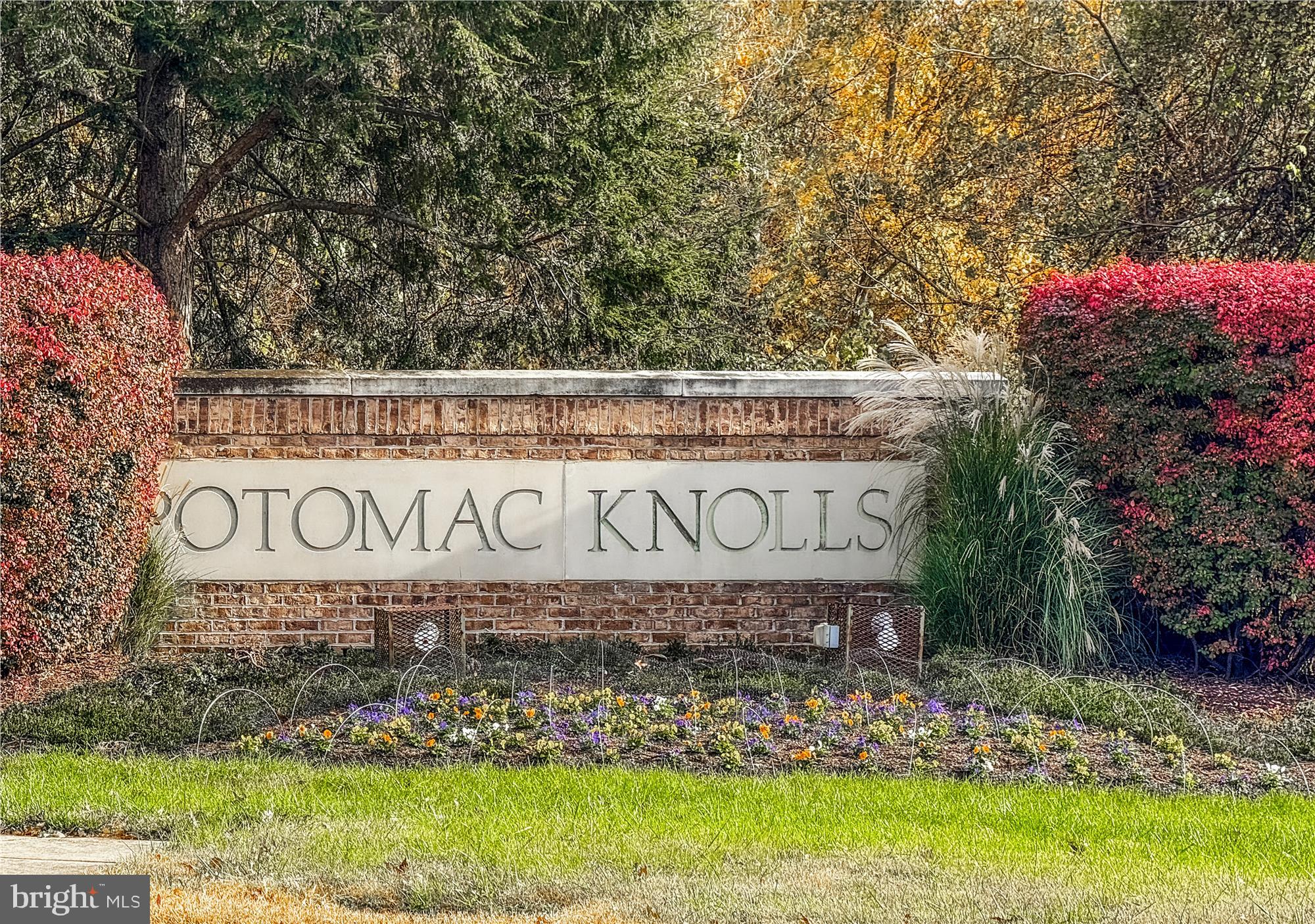 ARAGONA VILLAGE - Residential