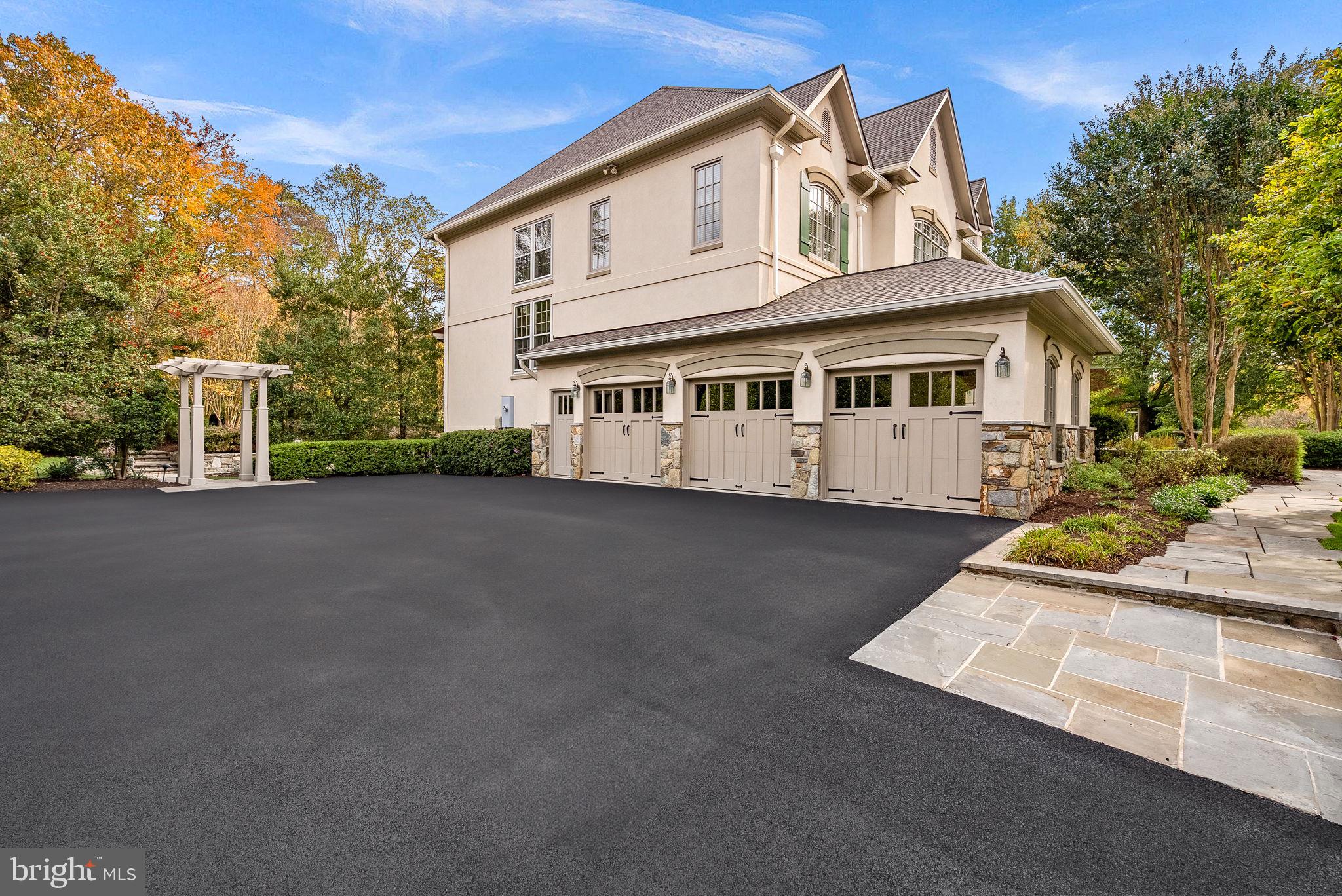 TIMBERLAKE ESTATES - Residential