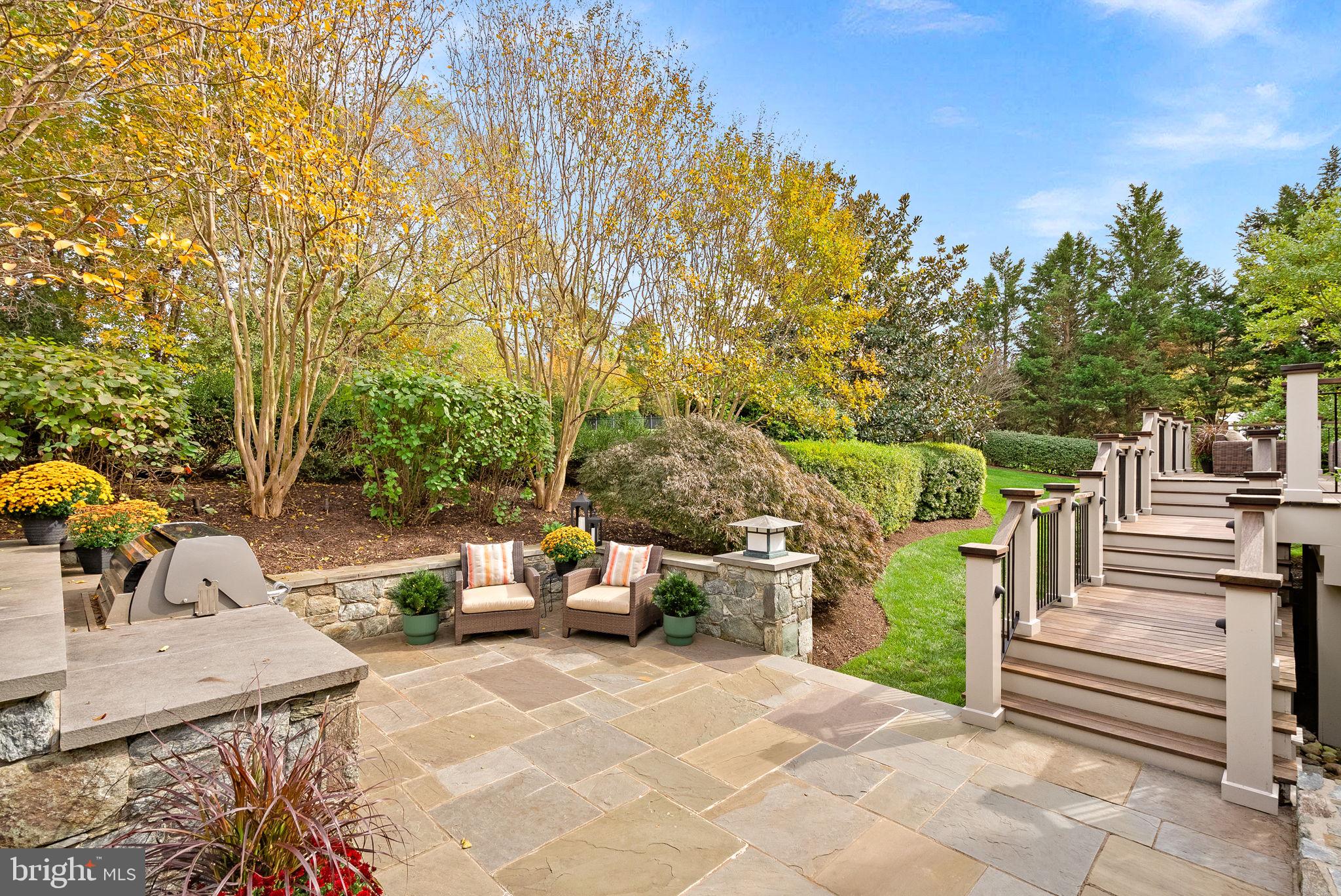 TIMBERLAKE ESTATES - Residential