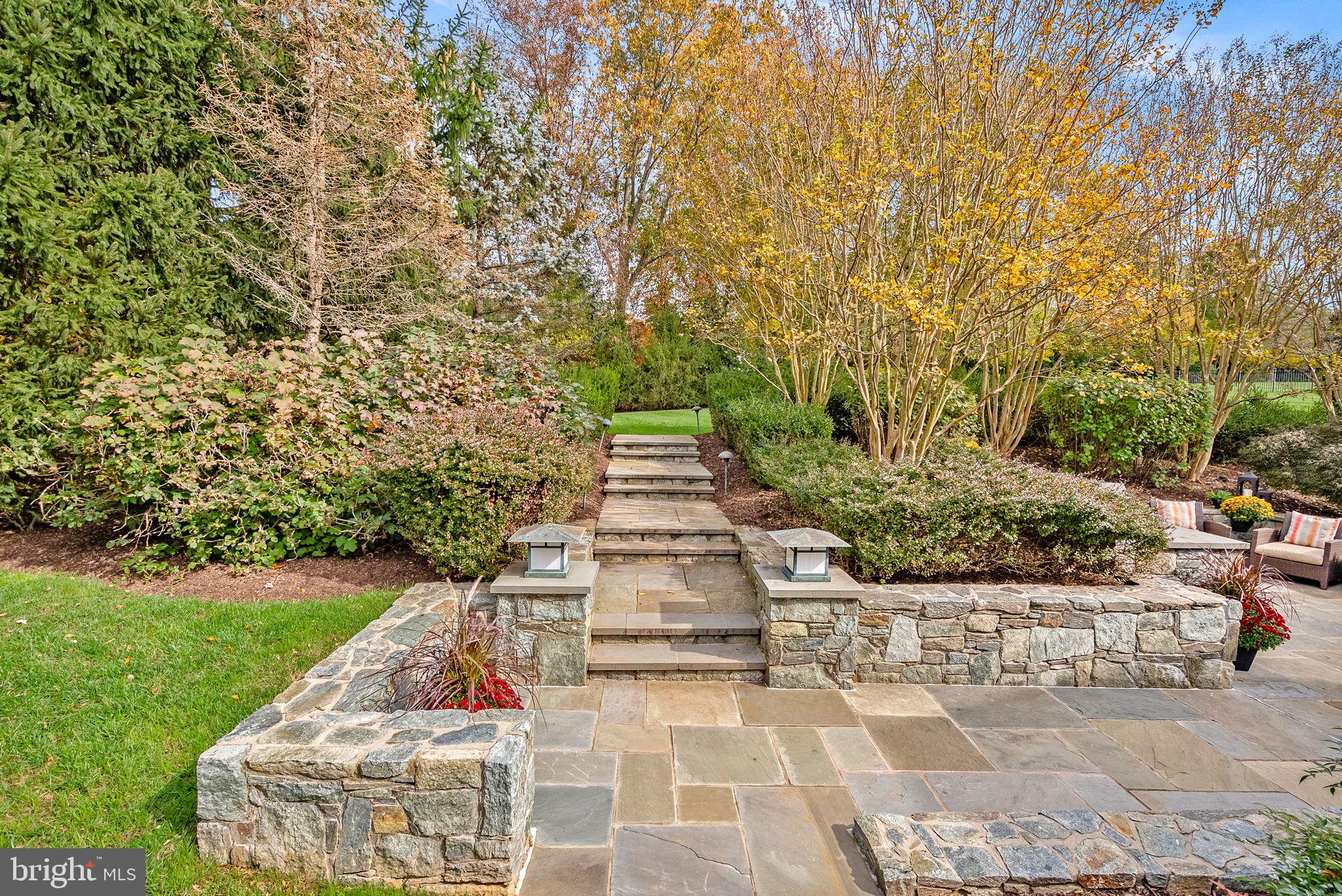 TIMBERLAKE ESTATES - Residential