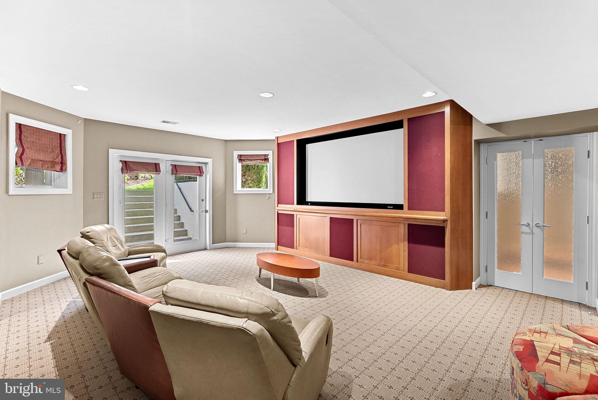 TIMBERLAKE ESTATES - Residential