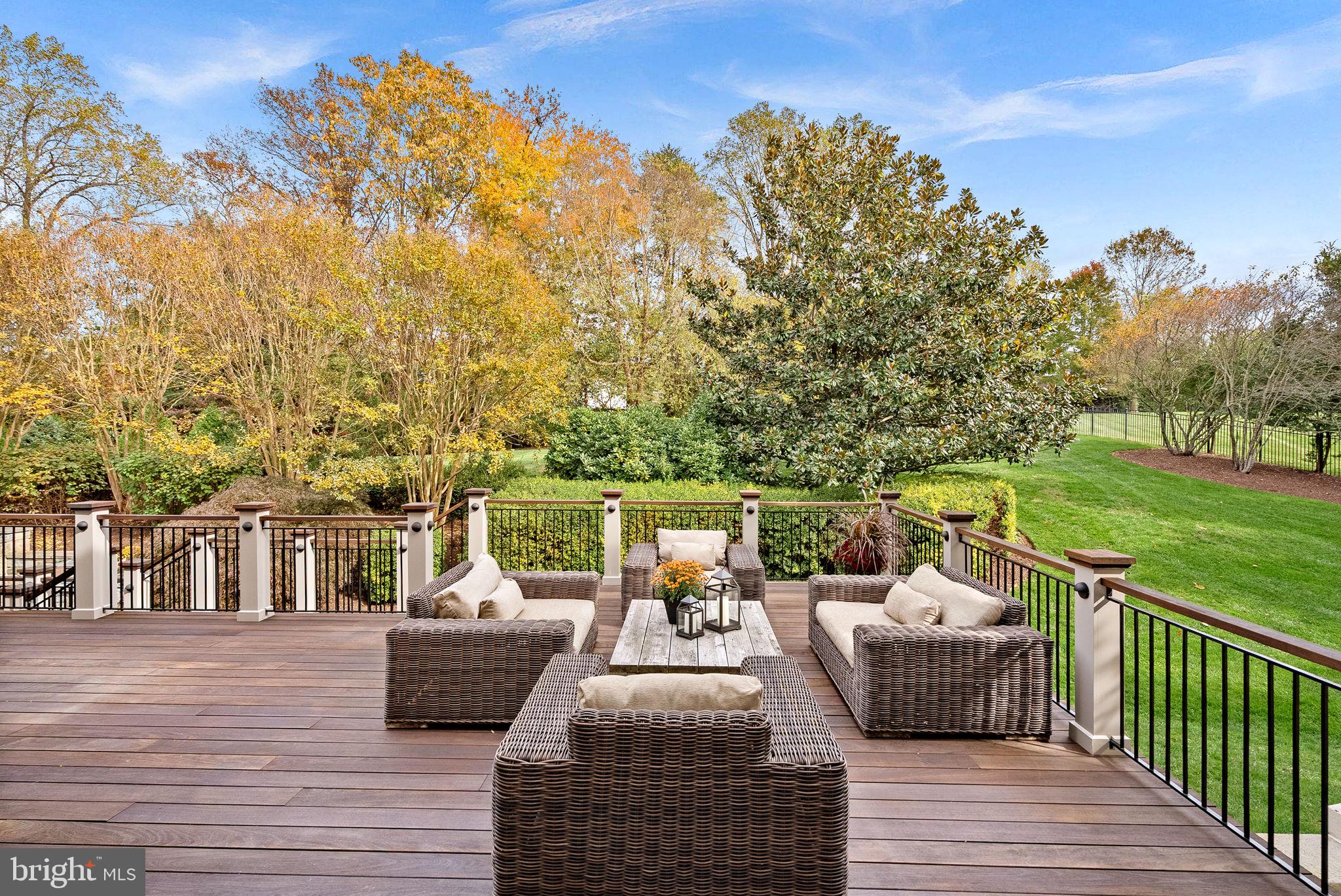 TIMBERLAKE ESTATES - Residential