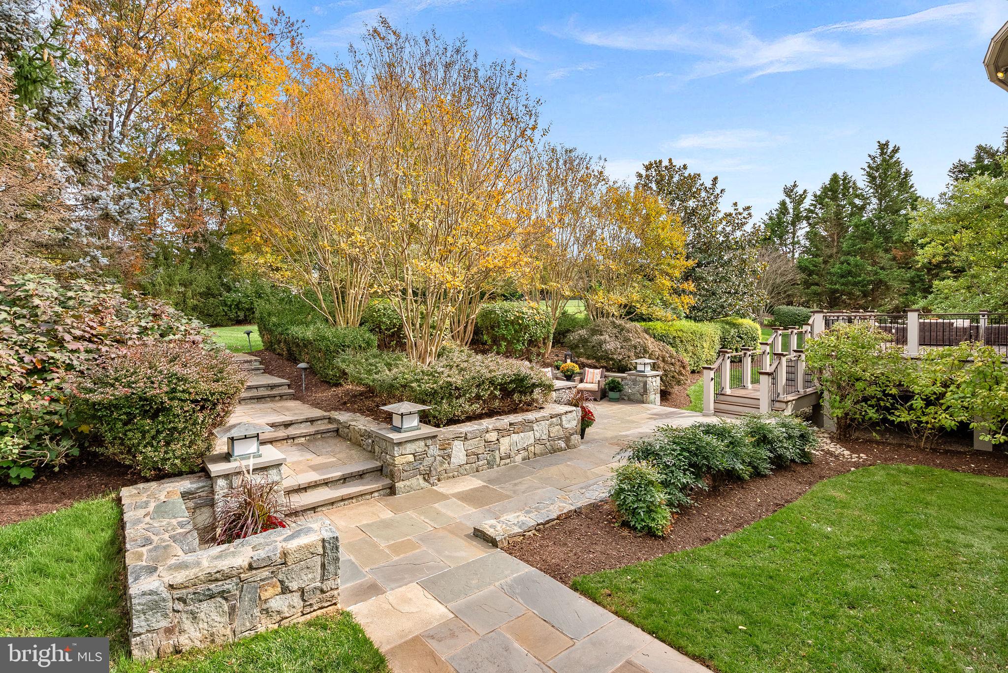 TIMBERLAKE ESTATES - Residential