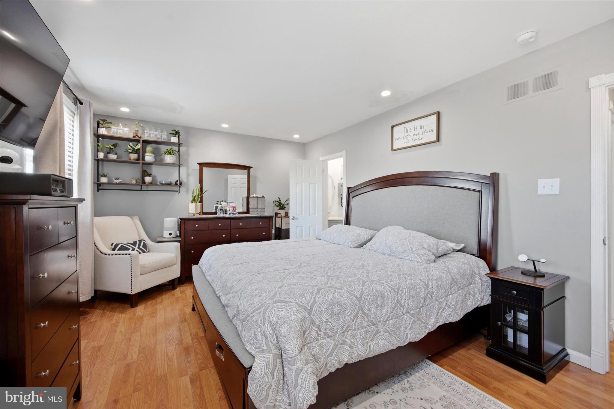 IVY MEADOWS - Residential