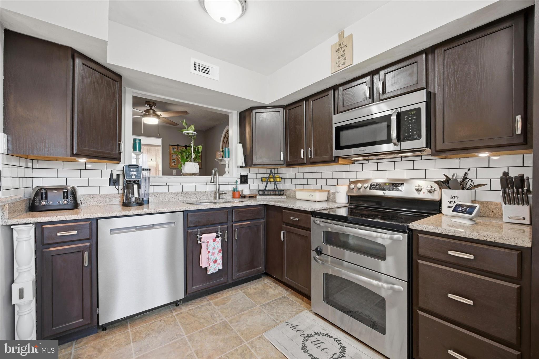 IVY MEADOWS - Residential