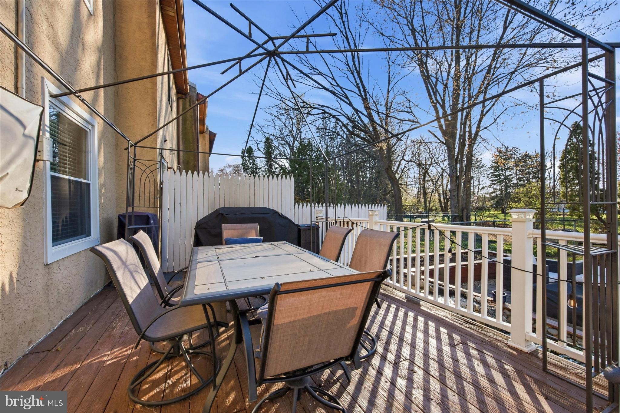 IVY MEADOWS - Residential