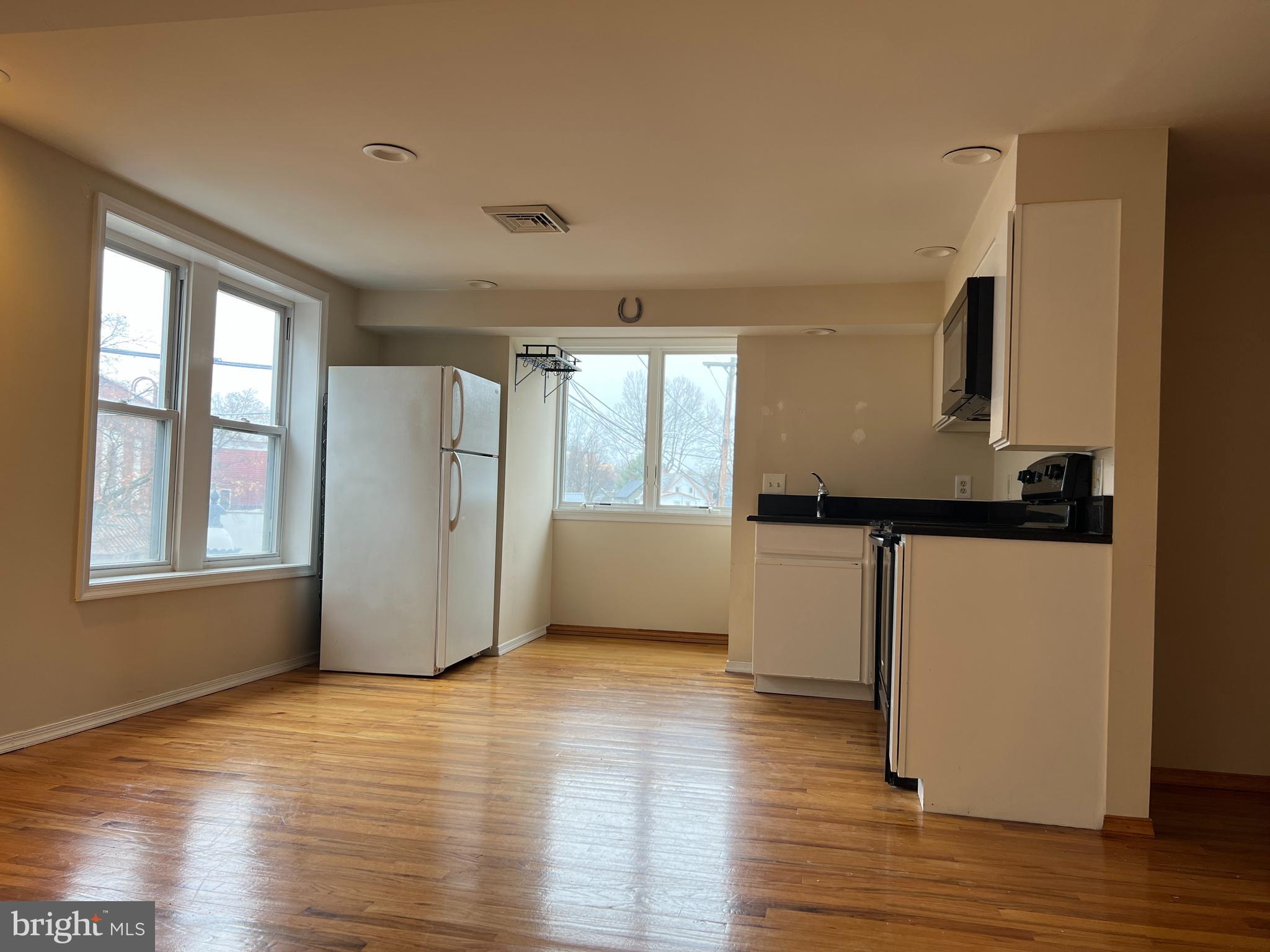 000 - Residential Lease