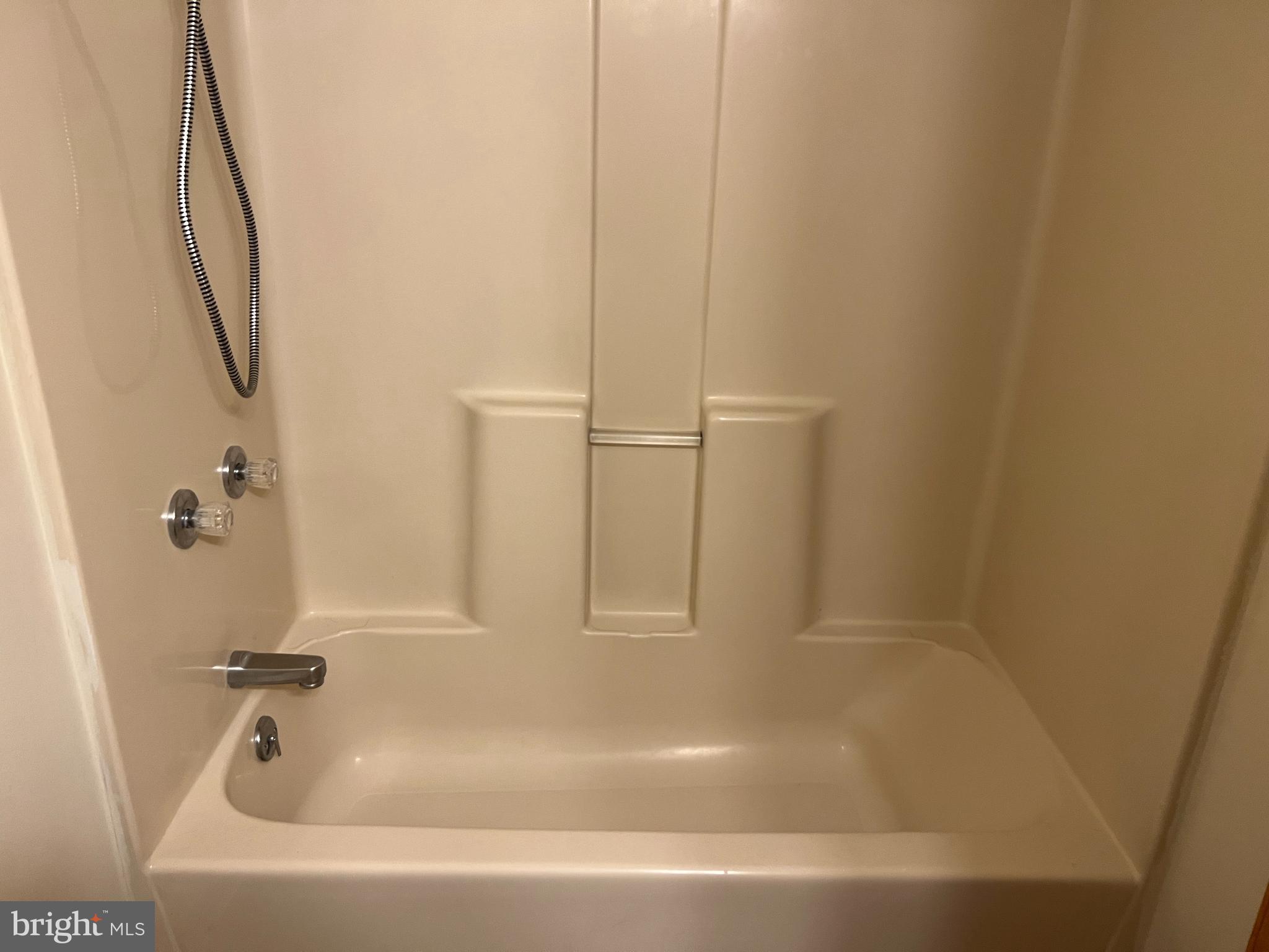 000 - Residential Lease