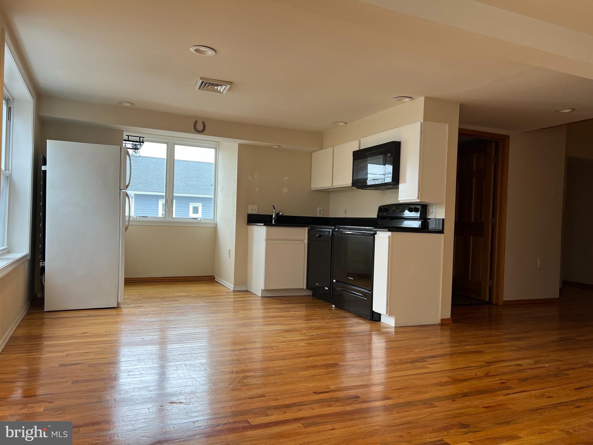 000 - Residential Lease