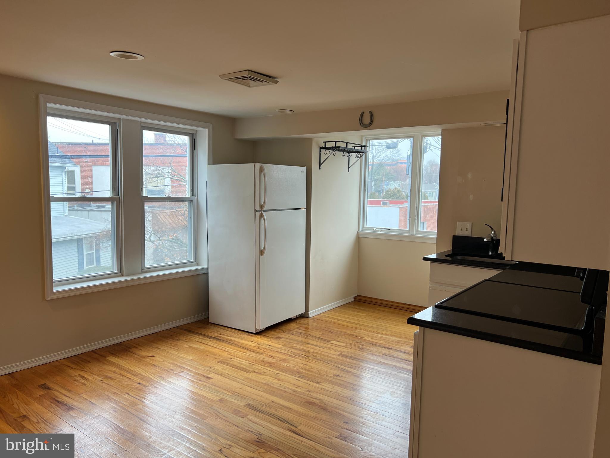 000 - Residential Lease