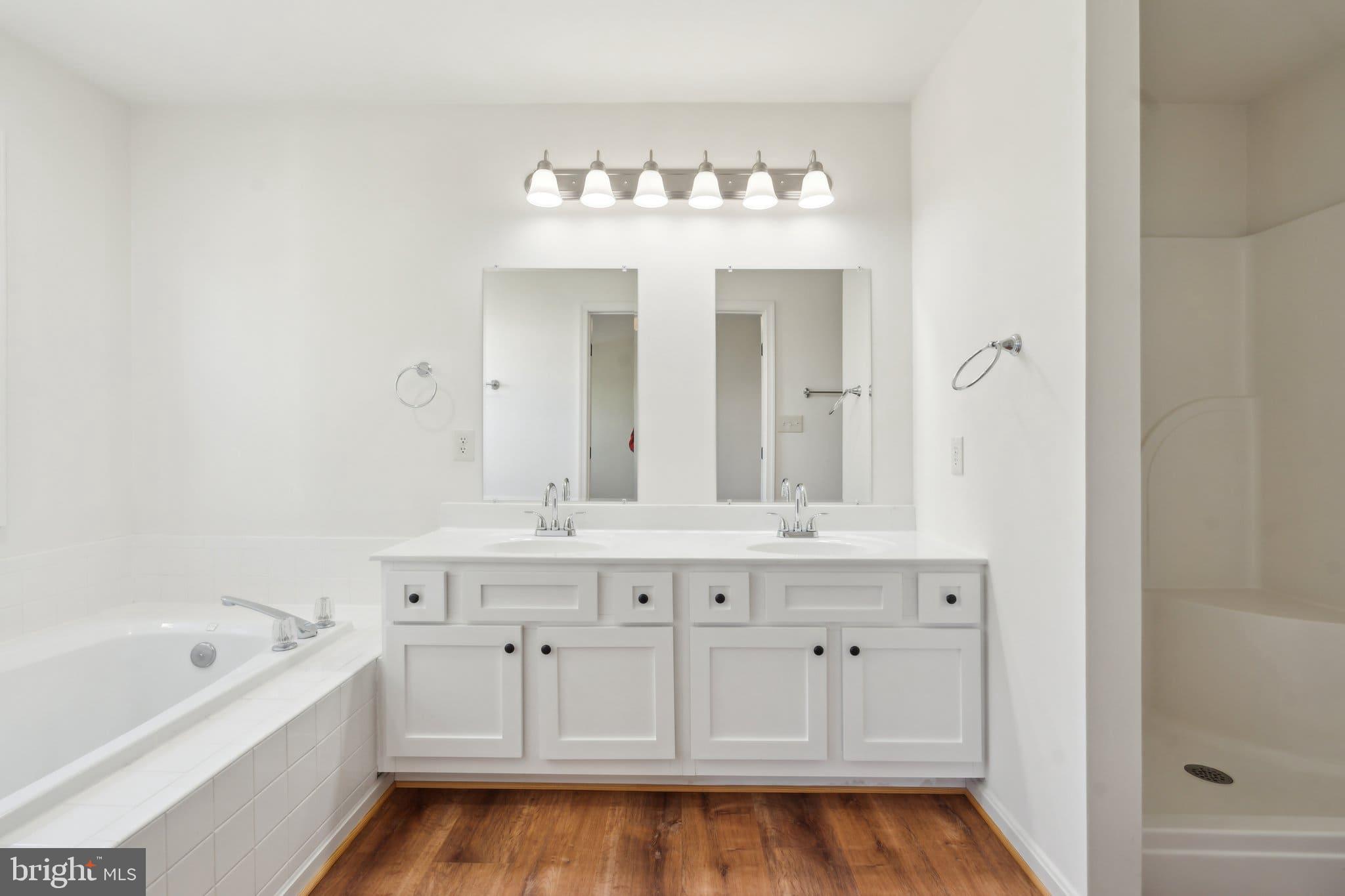 THE MEWS AT MENLOUGH - Residential