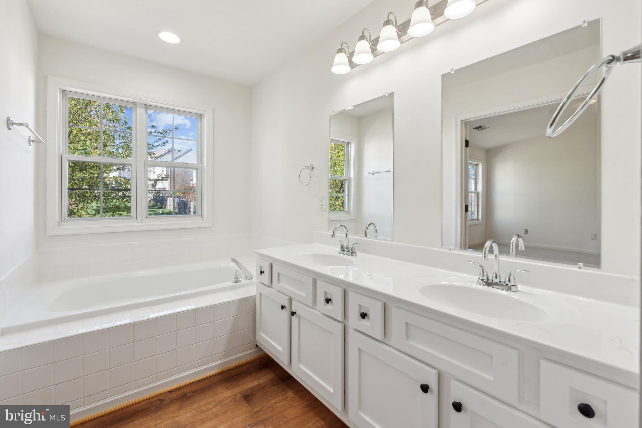 THE MEWS AT MENLOUGH - Residential