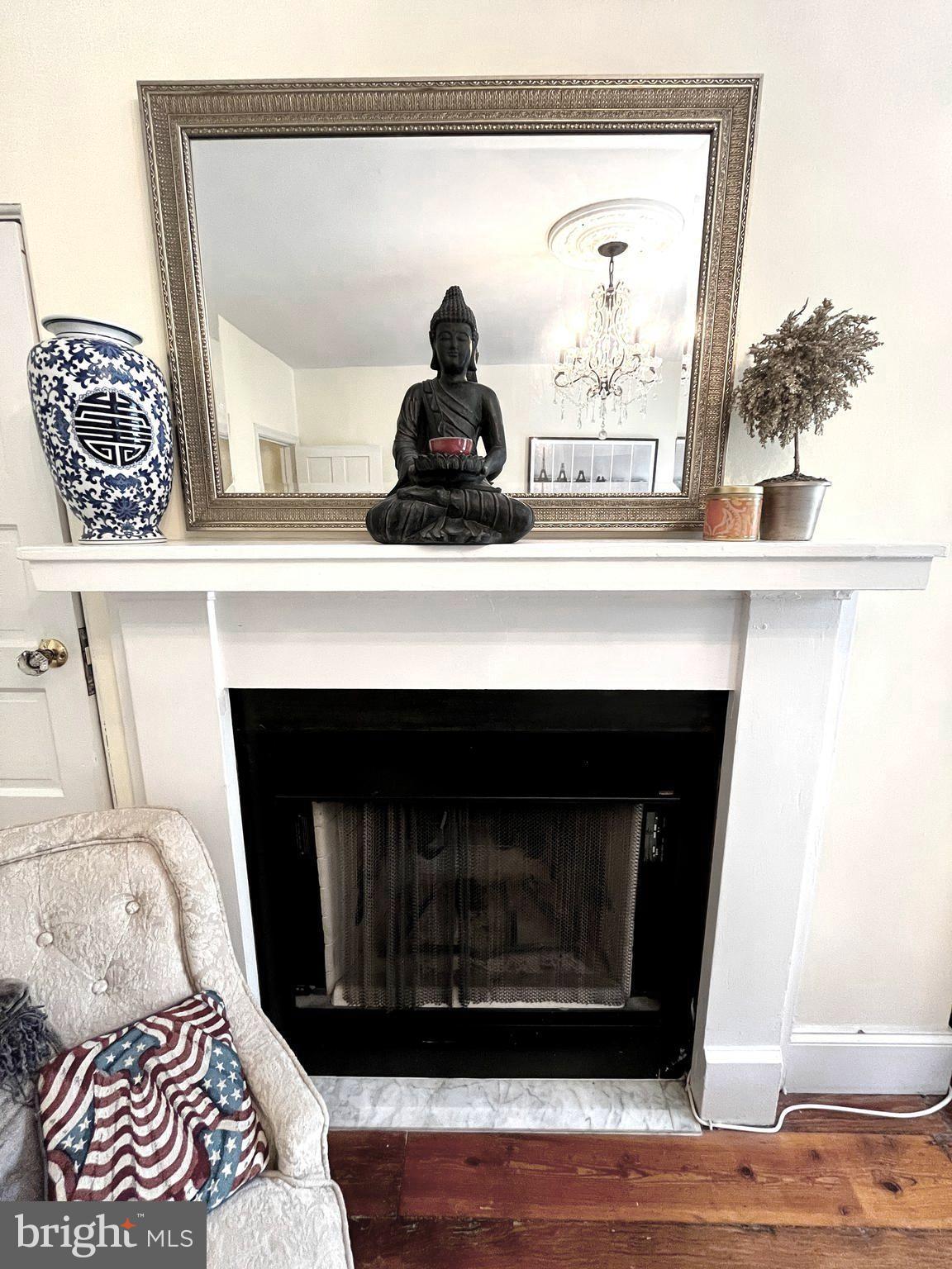 QUEEN VILLAGE - Residential