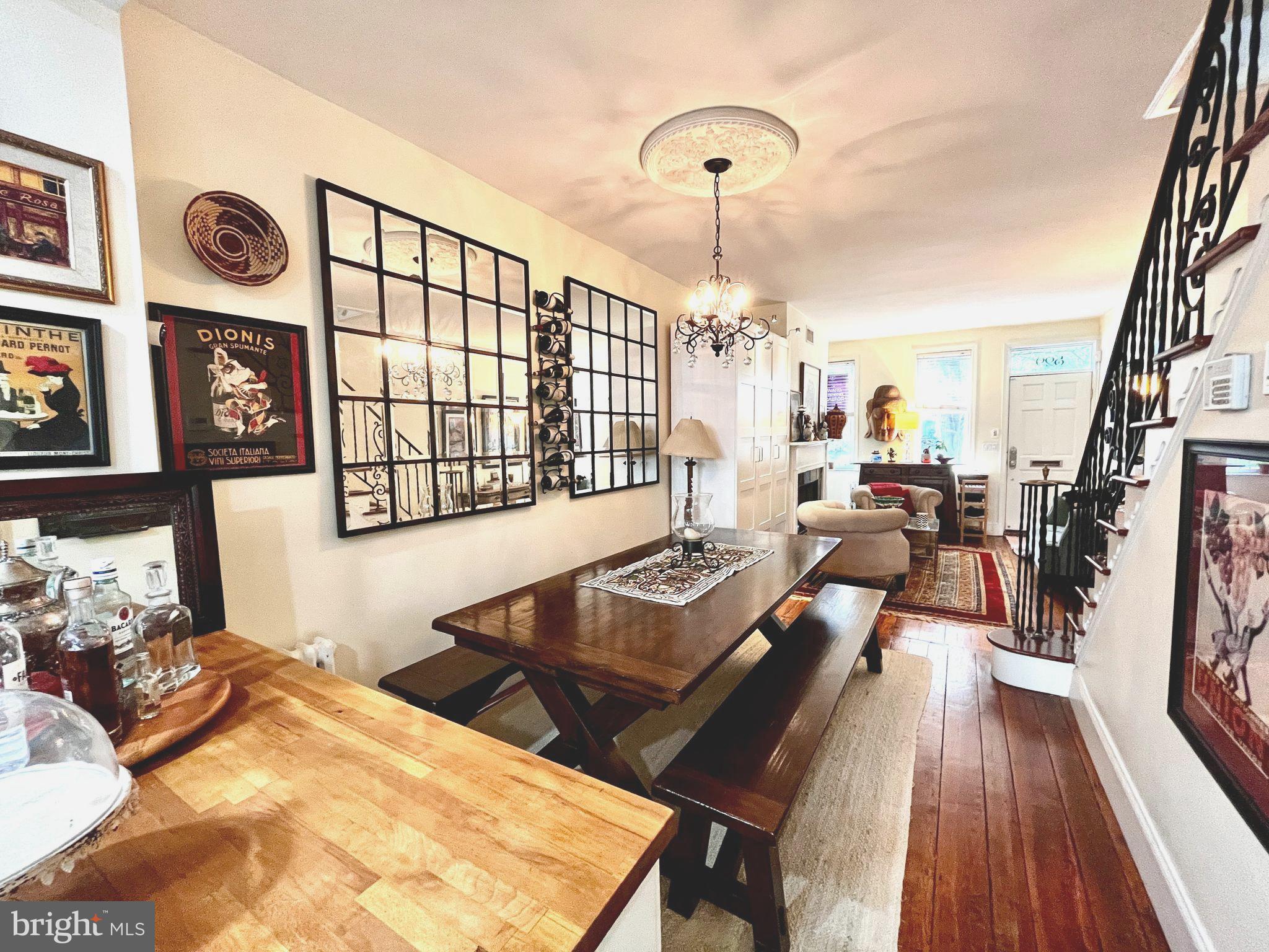 QUEEN VILLAGE - Residential