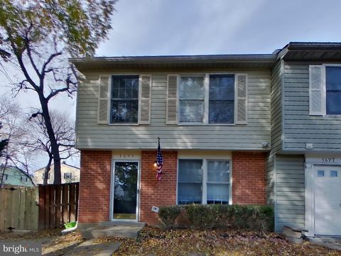 3695 MASTHEAD TRAIL TRIANGLE VA 22172