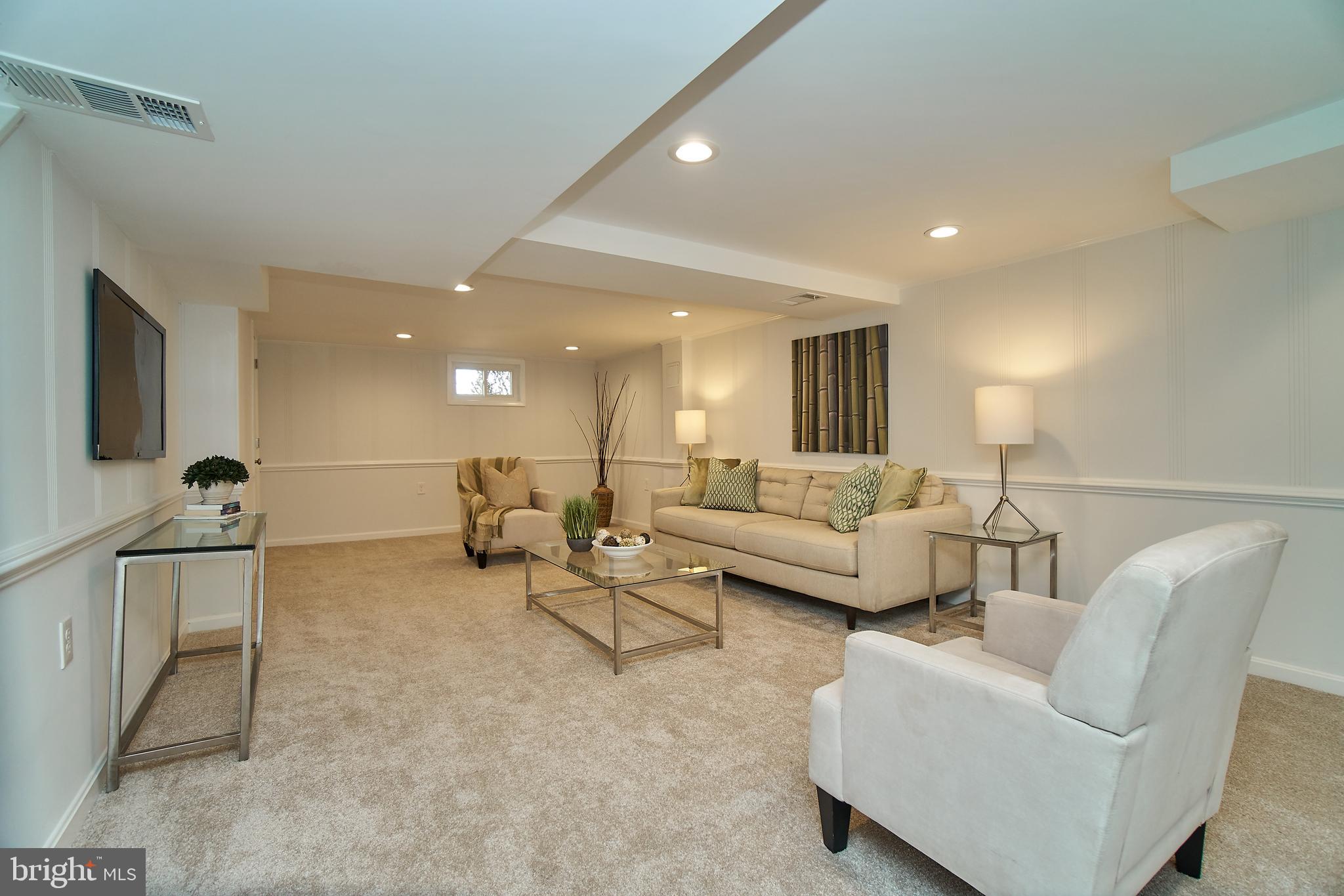 BROYHILL PARK - Residential