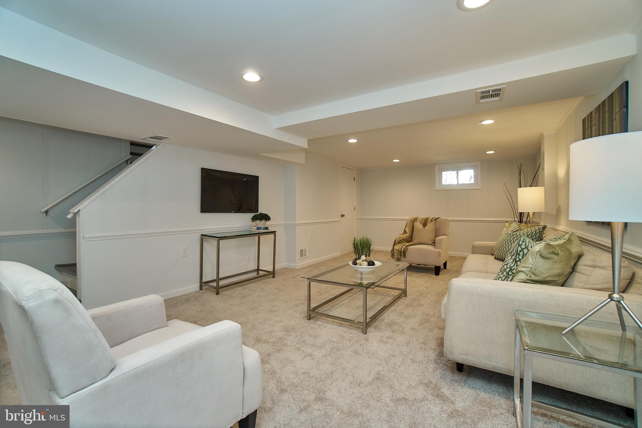 BROYHILL PARK - Residential