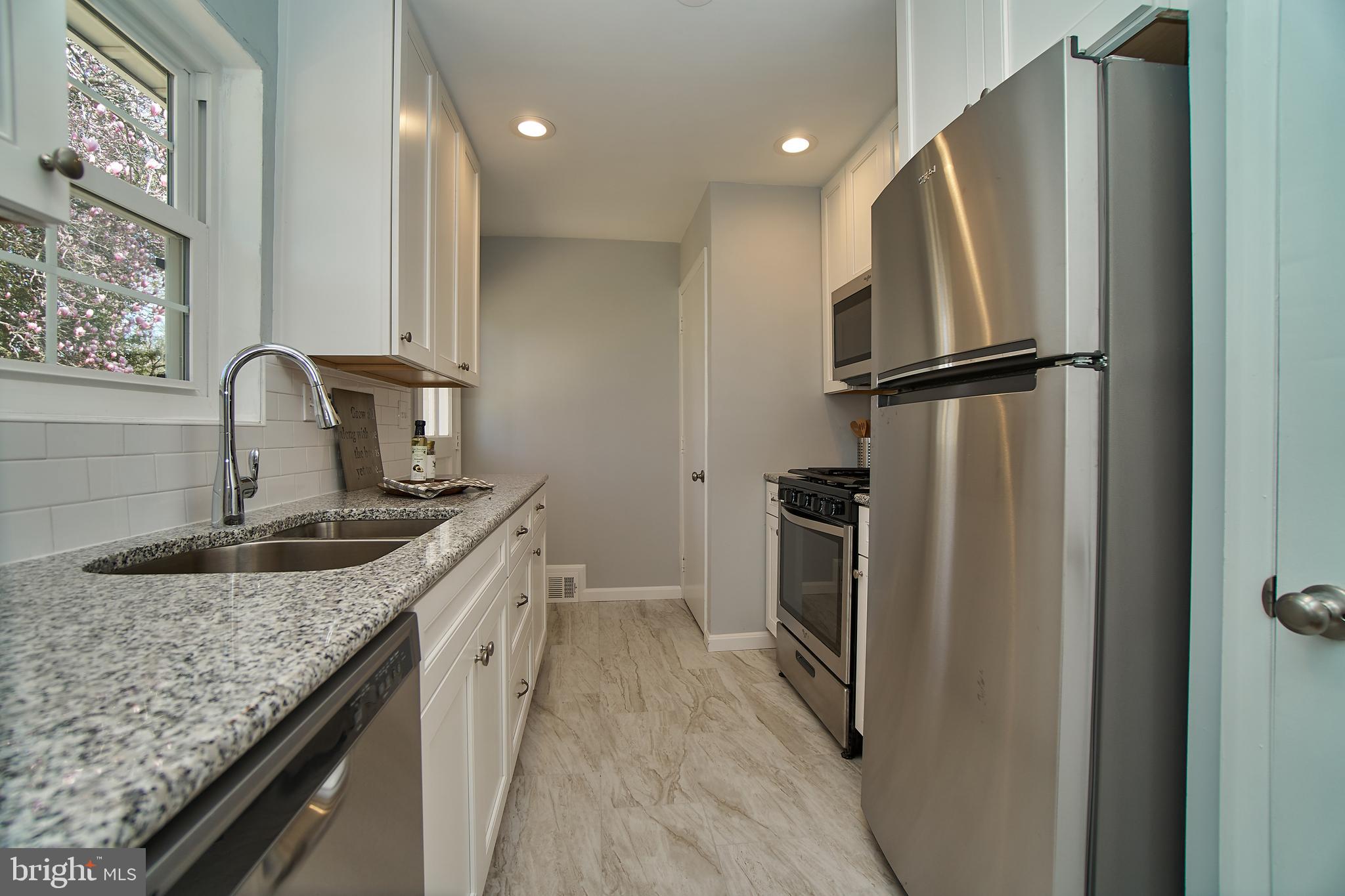 BROYHILL PARK - Residential