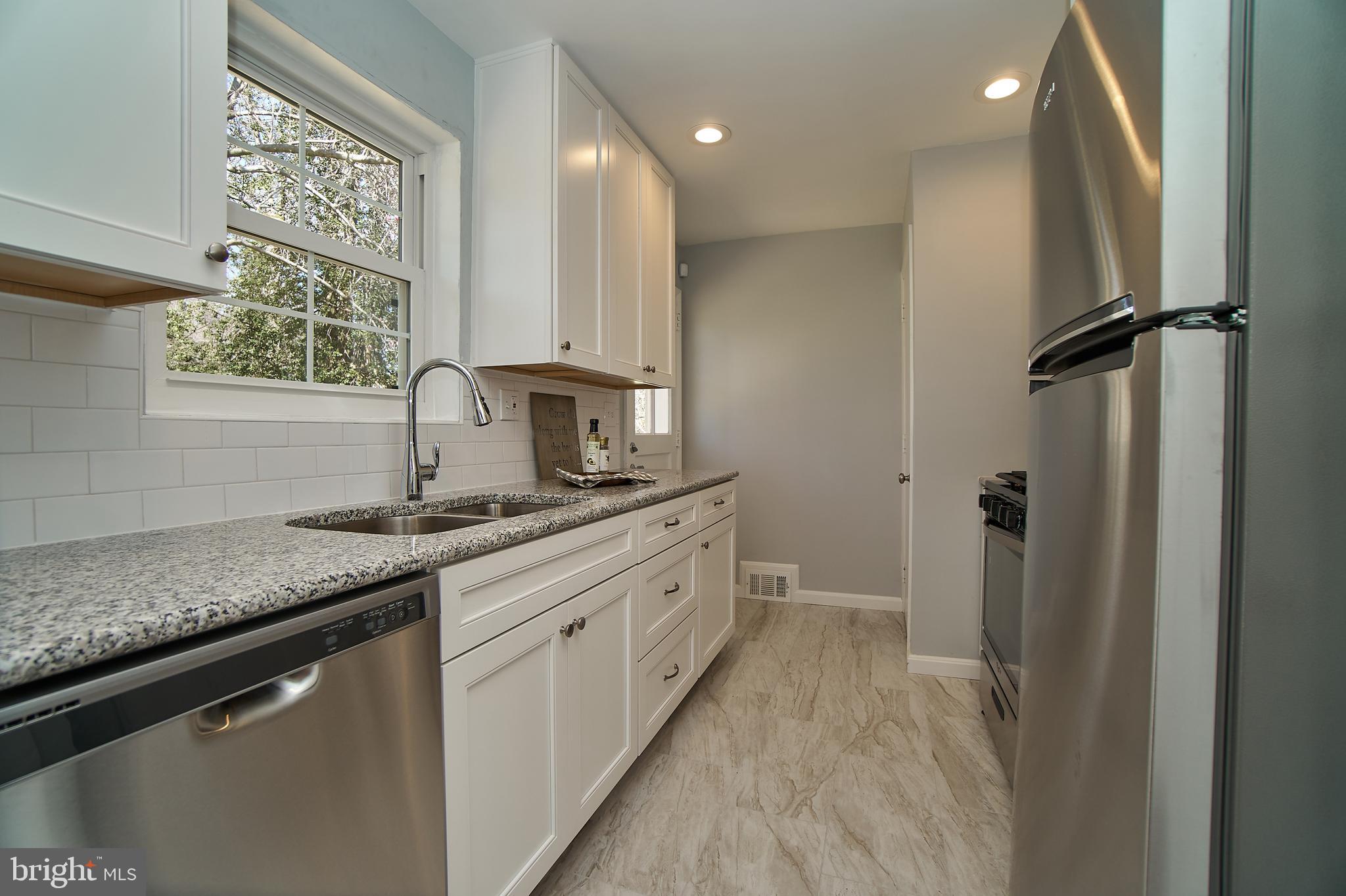 BROYHILL PARK - Residential