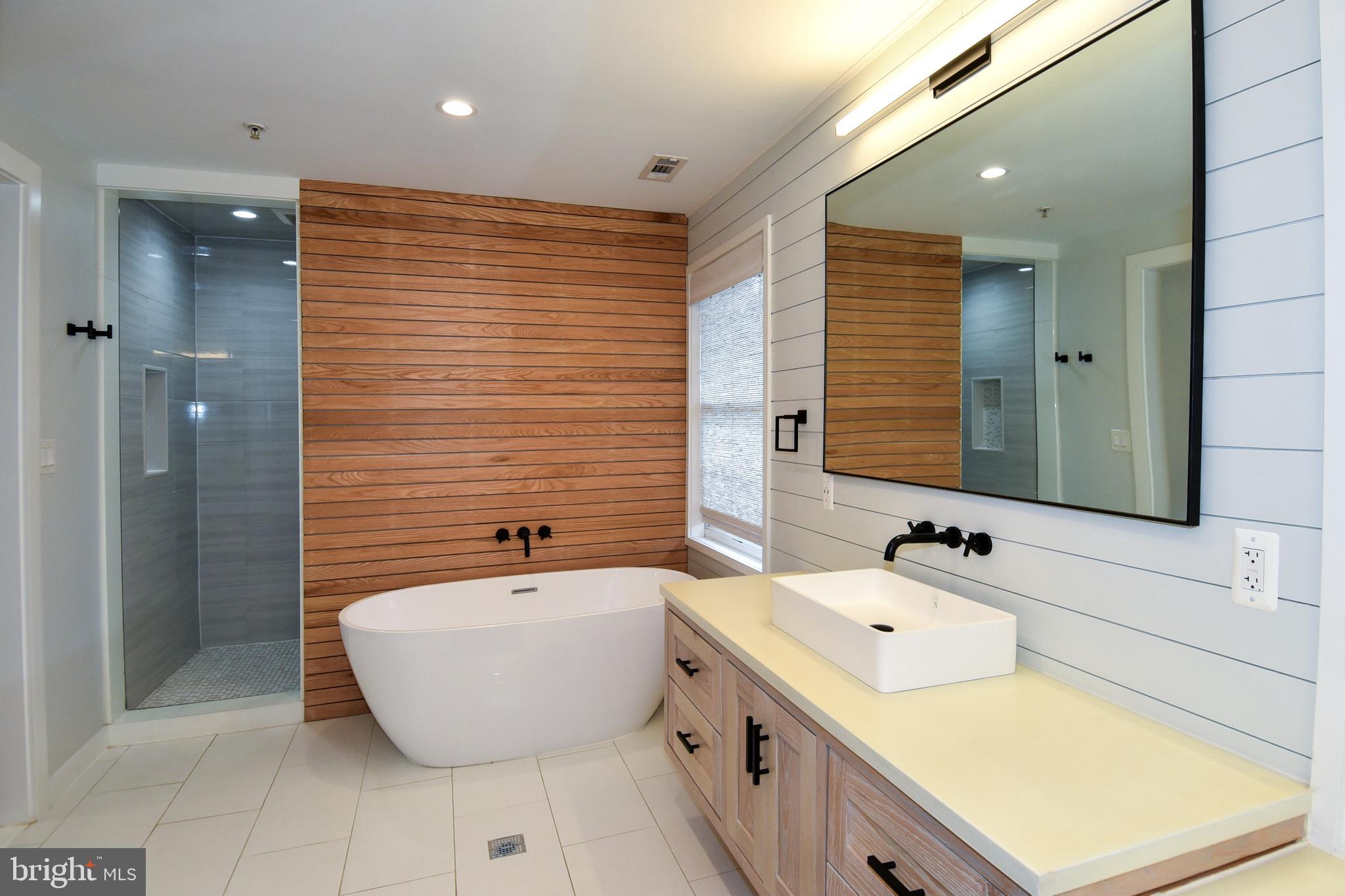 BRENTWOOD - Residential Lease