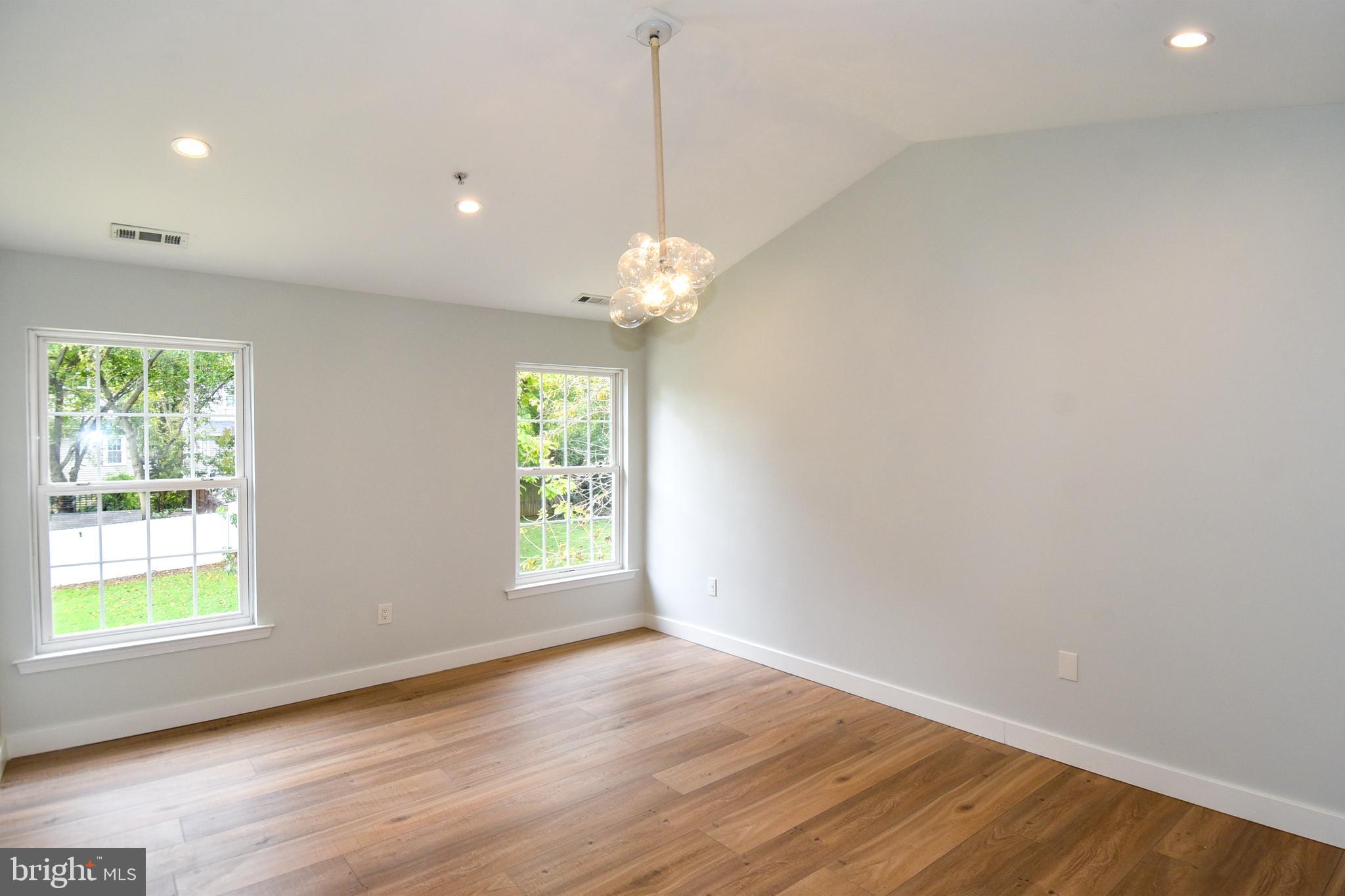 BRENTWOOD - Residential Lease