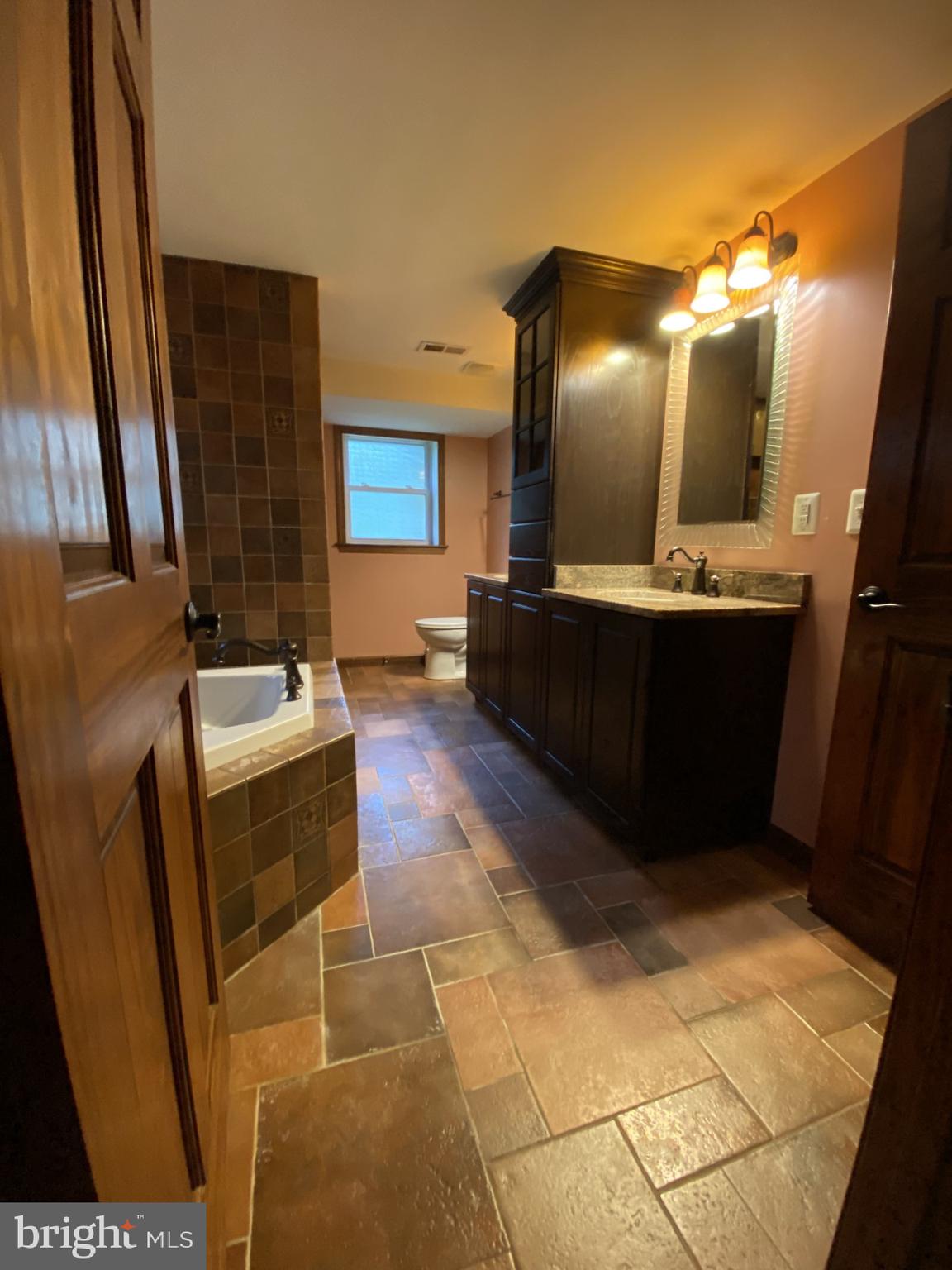 OAKLAND ACRES - Residential